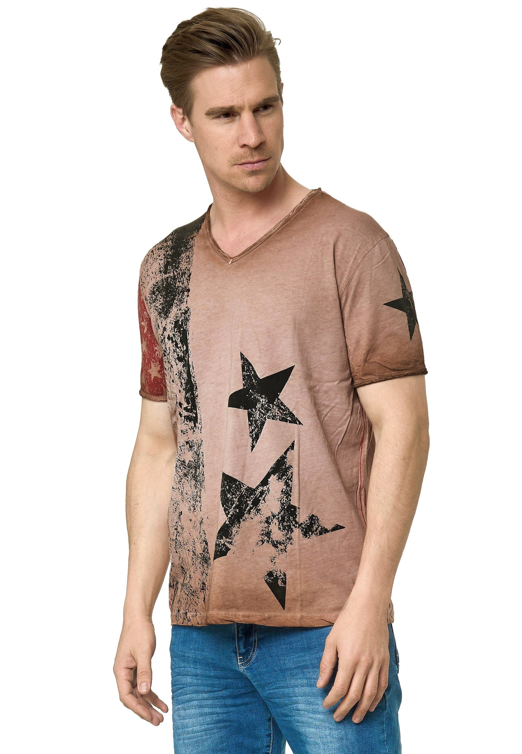 Rusty Neal V-Neck camelfarben mit T-Shirt