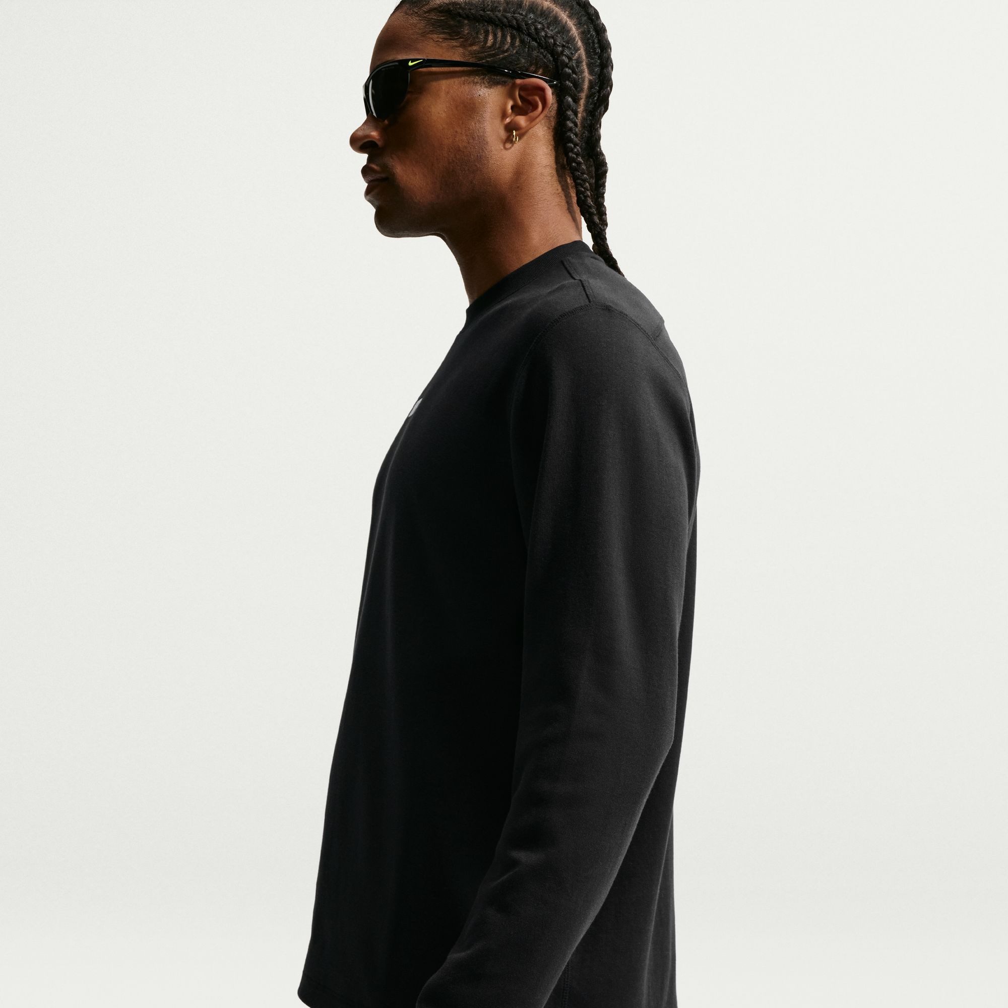 Nike Sportswear Sweatshirt Nike Sportswear Club Men's Long-Sleeve Varsity Crew mit Varsity-inspiriertem Design, in den Größen S bis XXXL erhältlich