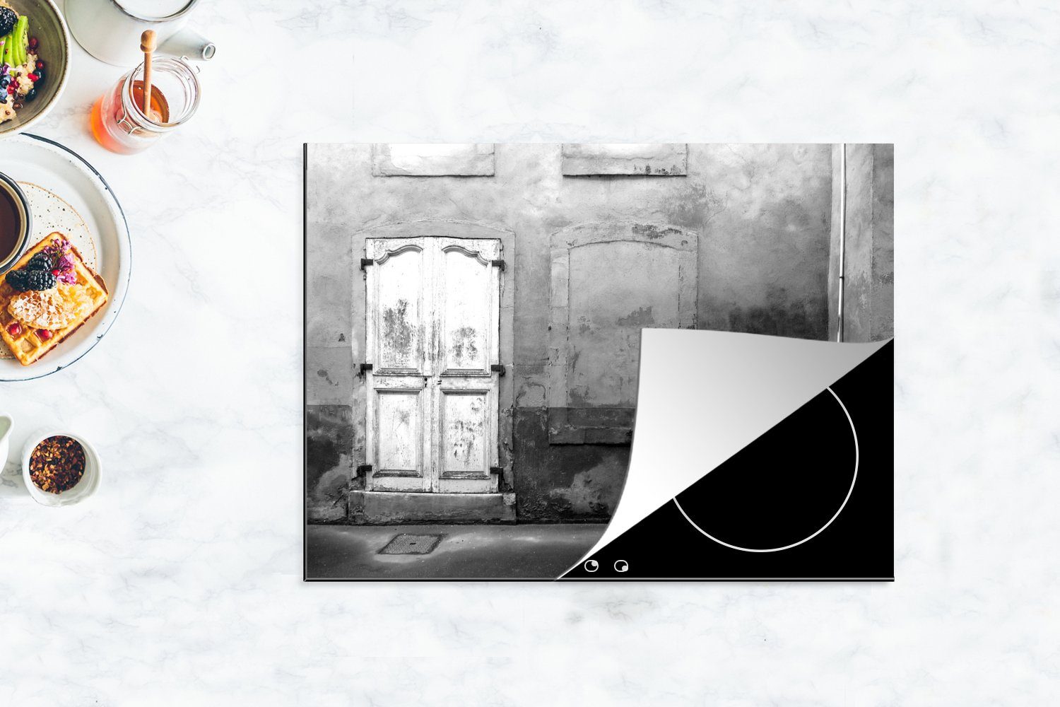 Ceranfeldabdeckung Mobile in weiß, (1 Gebäude Vinyl, tlg), cm, Herdblende-/Abdeckplatte nutzbar, MuchoWow schwarz Arbeitsfläche Paris Verlassenes und 70x52 -