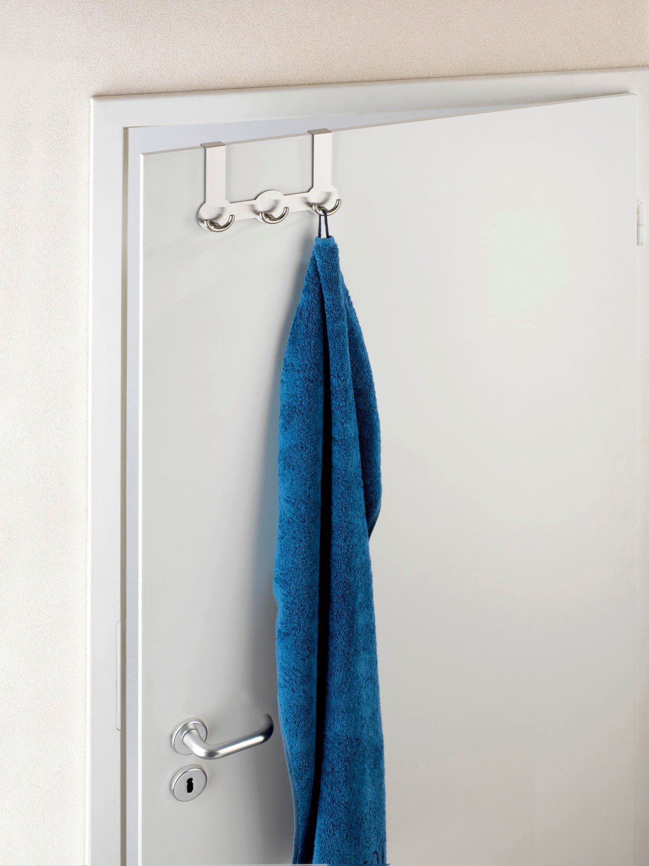 WENKO Türhaken Modell Rondo, Türen, Türgarderobe, Hakenleiste mit 3 Haken, für einen Türfalz von 2 cm – Bild 4 von 5