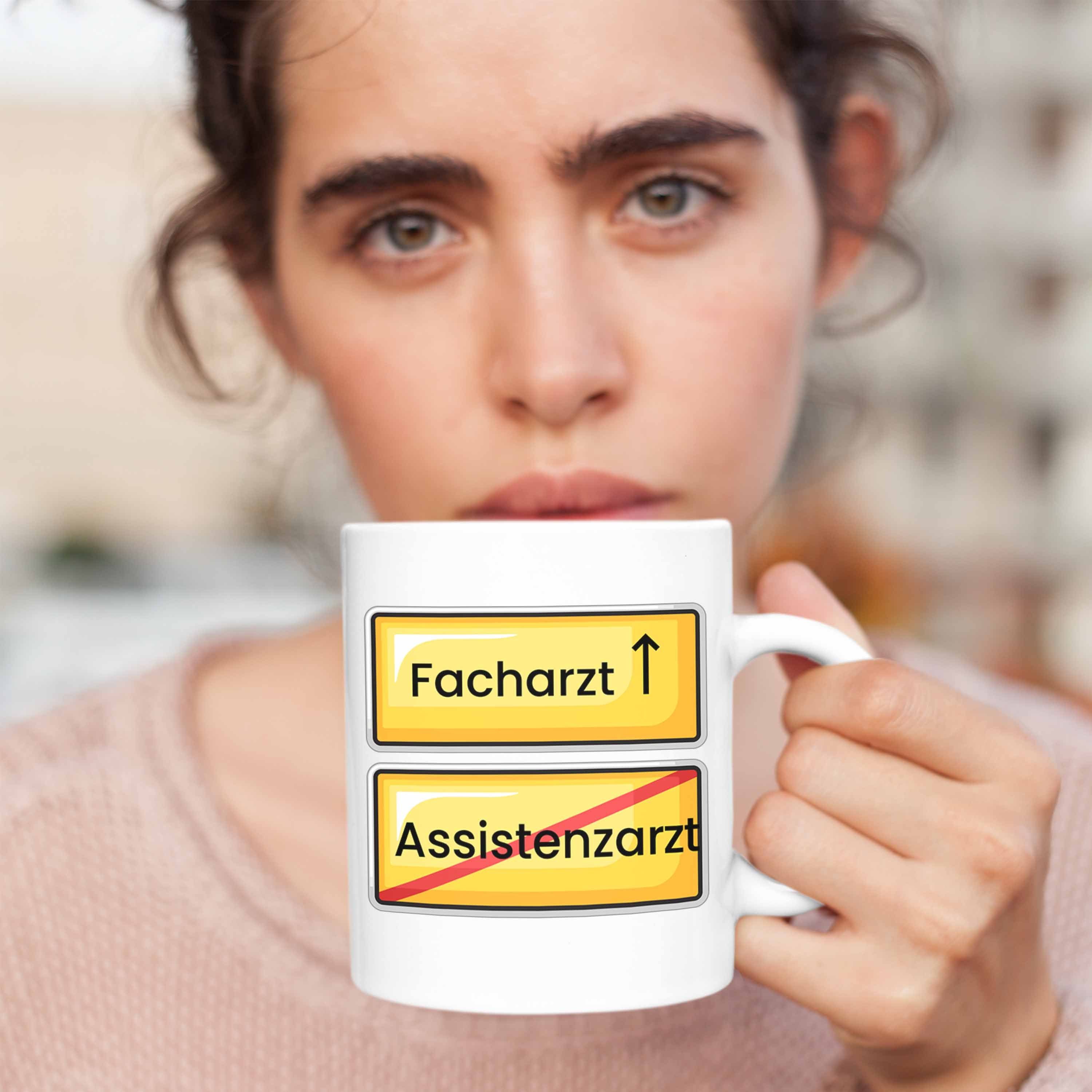 Endlich Geschenk Tasse Kaffee Trendation Tasse Weiss Prüfung Bestanden Assistenzarzt Facharzt