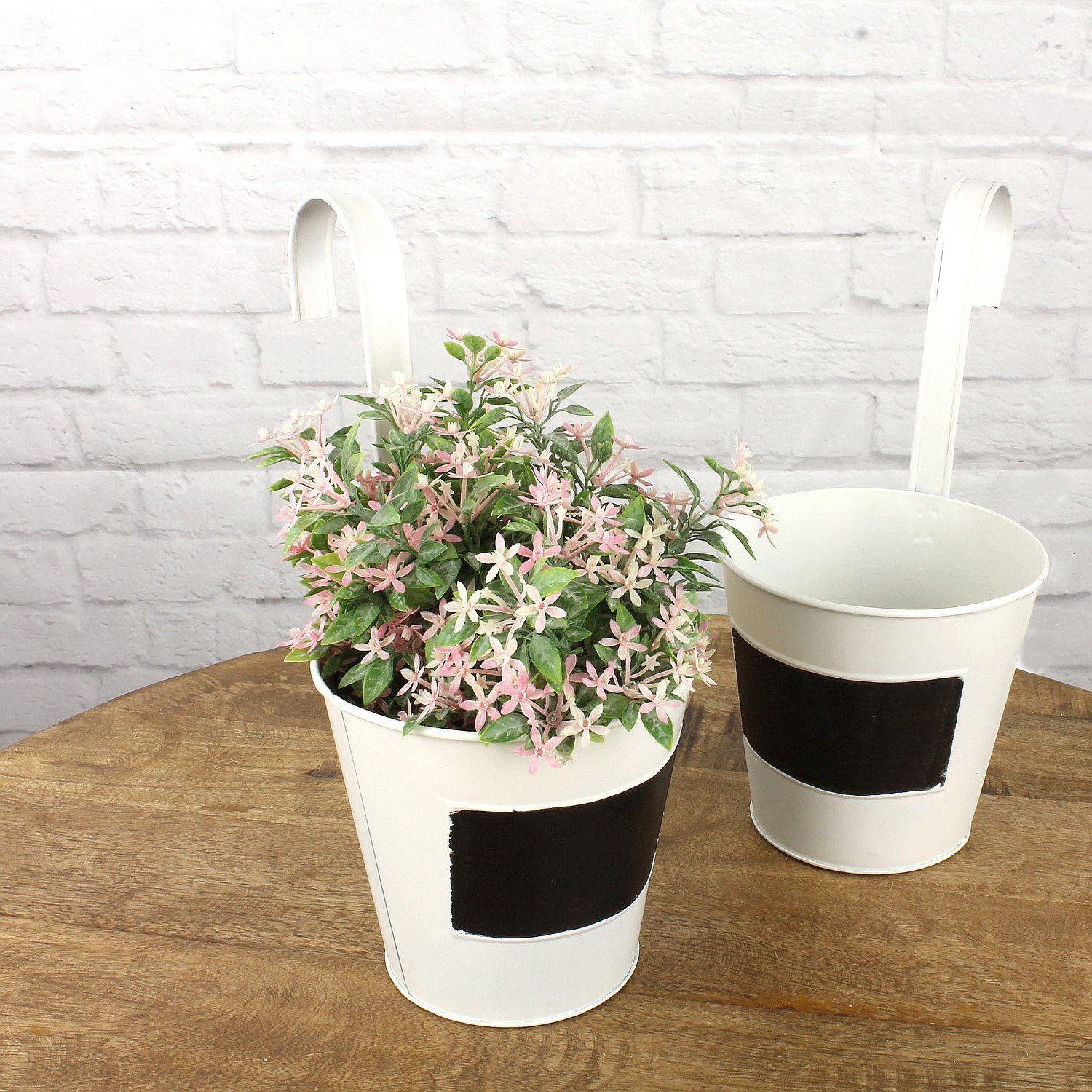 Macosa Home Blumentopf zum hängen 2er Set Metall Weiß Shabby Hängeblumentopf (zum Beschriften, 2 St., Blumenleiter Pflanzgefäß Topf), Balkontopf Blumentopf Geländer Geländertopf