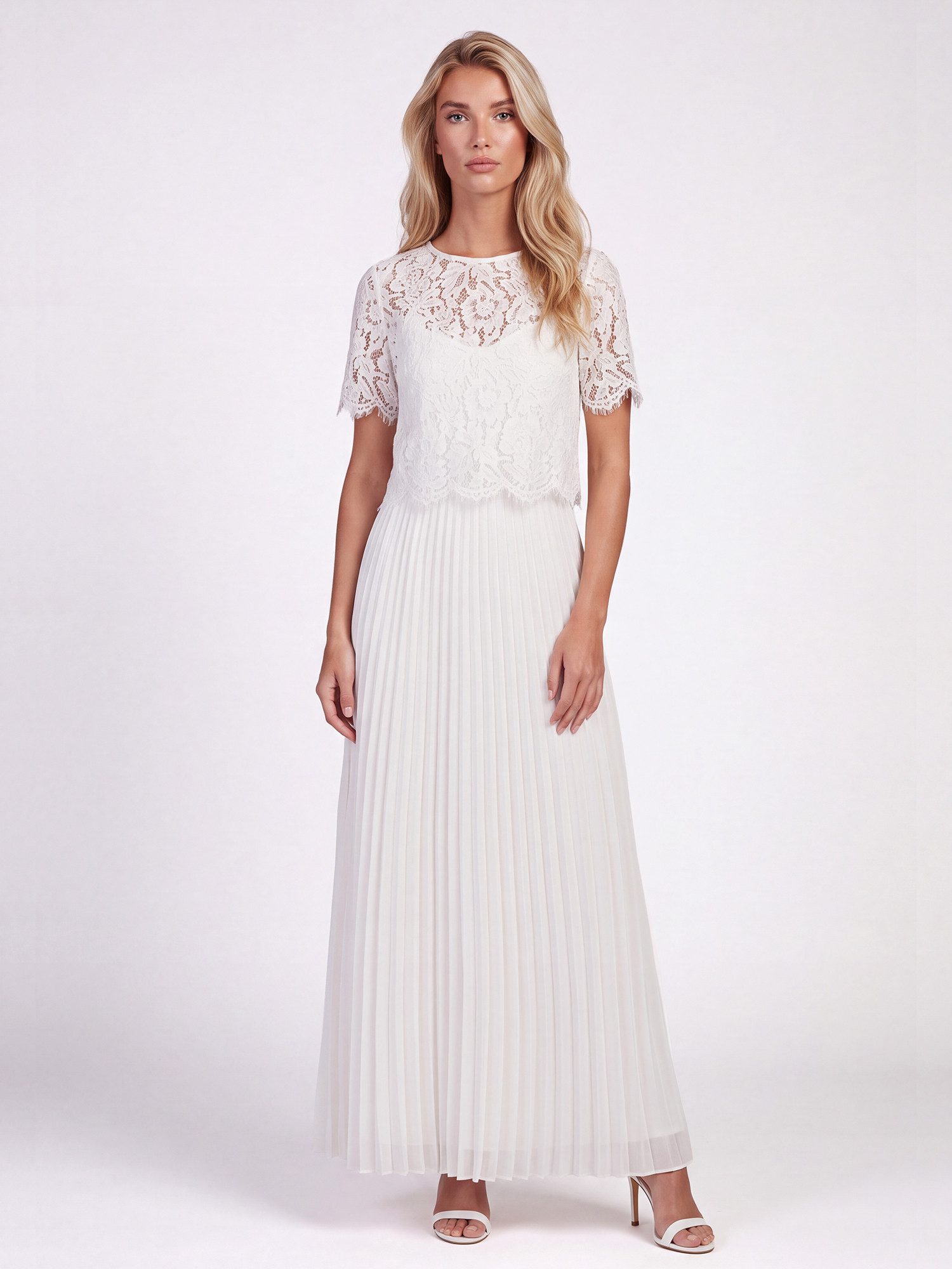 Apart Abendkleid mit Spitzenoberteil und Plisseerock – Bild 2 von 5