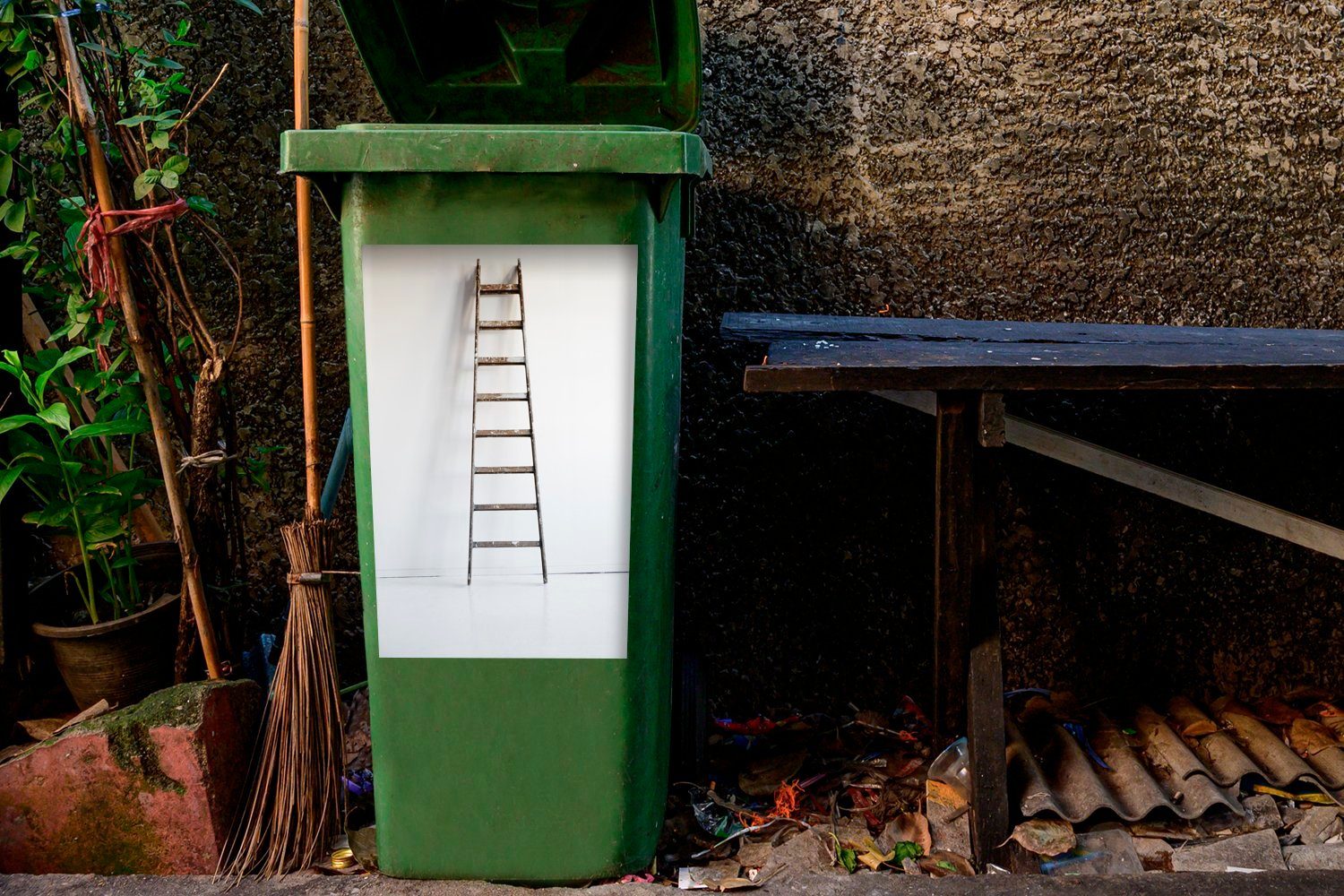 MuchoWow Wandsticker Treppe vor einer Mülleimer-aufkleber, Container, Mülltonne, (1 Abfalbehälter Sticker, Wand St), weißen