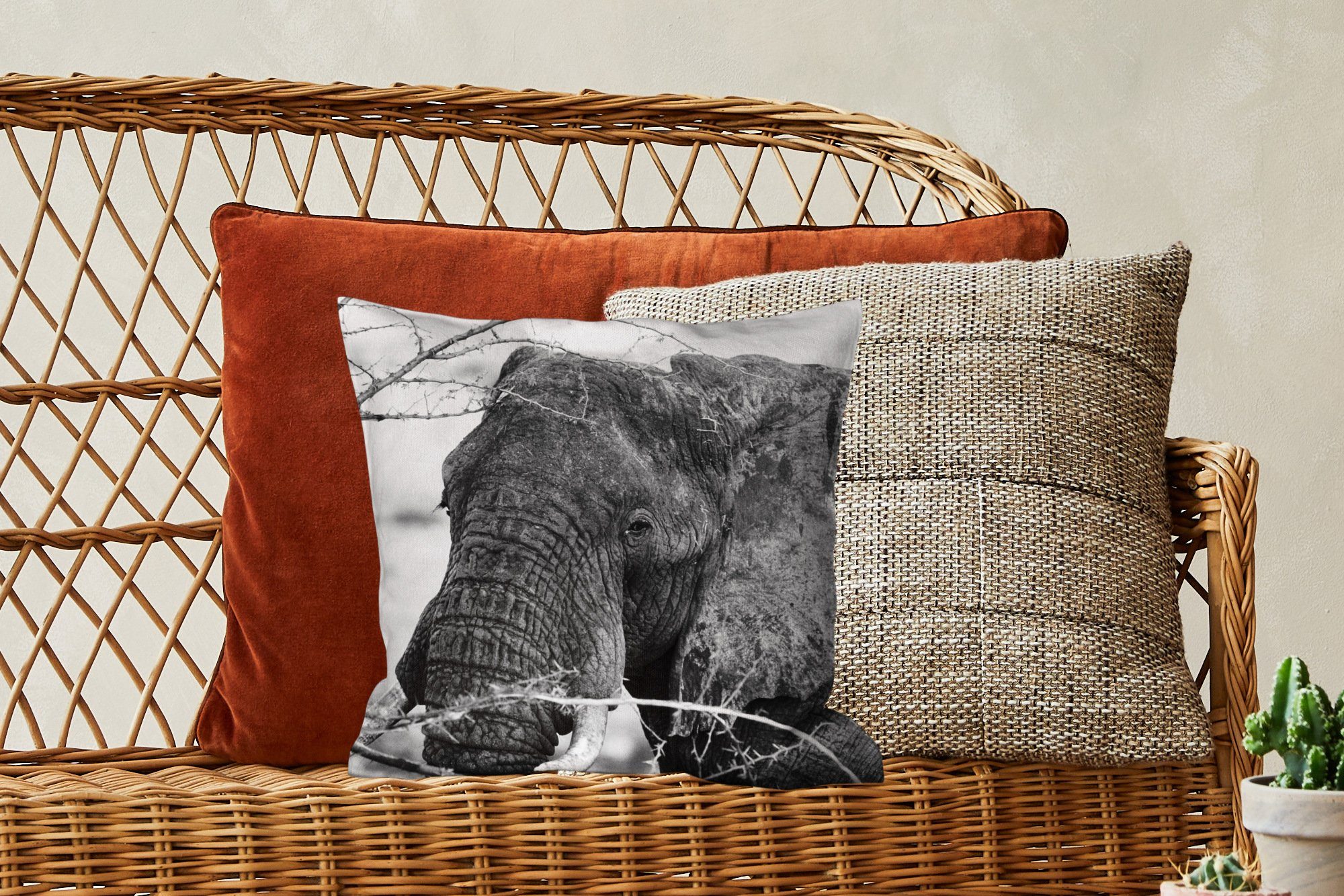Sofakissen für weiß, Natur - - MuchoWow - Füllung Elefant Zierkissen Deko, mit und Äste Schlafzimmer, Dekokissen Wohzimmer, Schwarz - Tiere