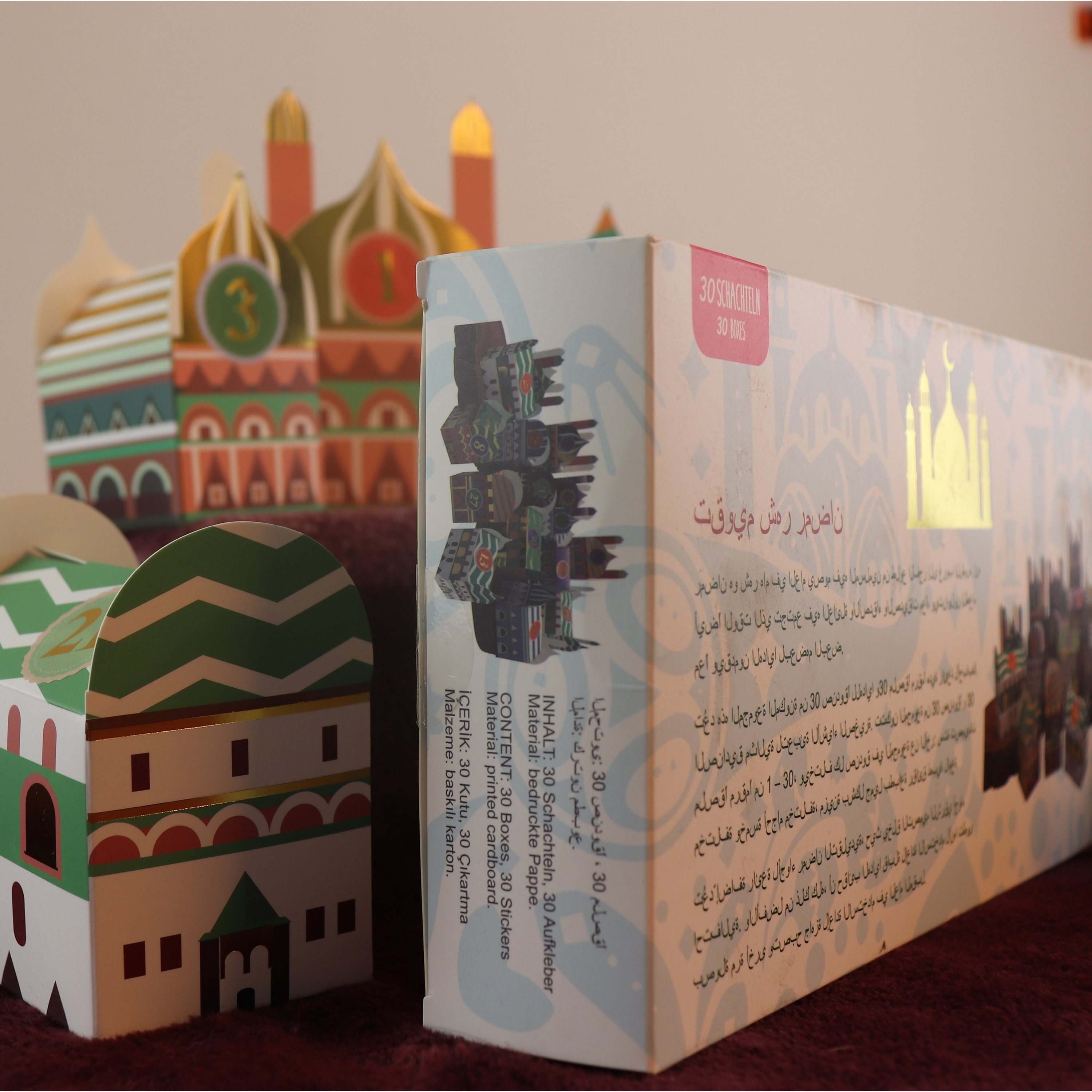 Dekoobjekt mit Ramadan 30 Schachteln Kalender Up Close