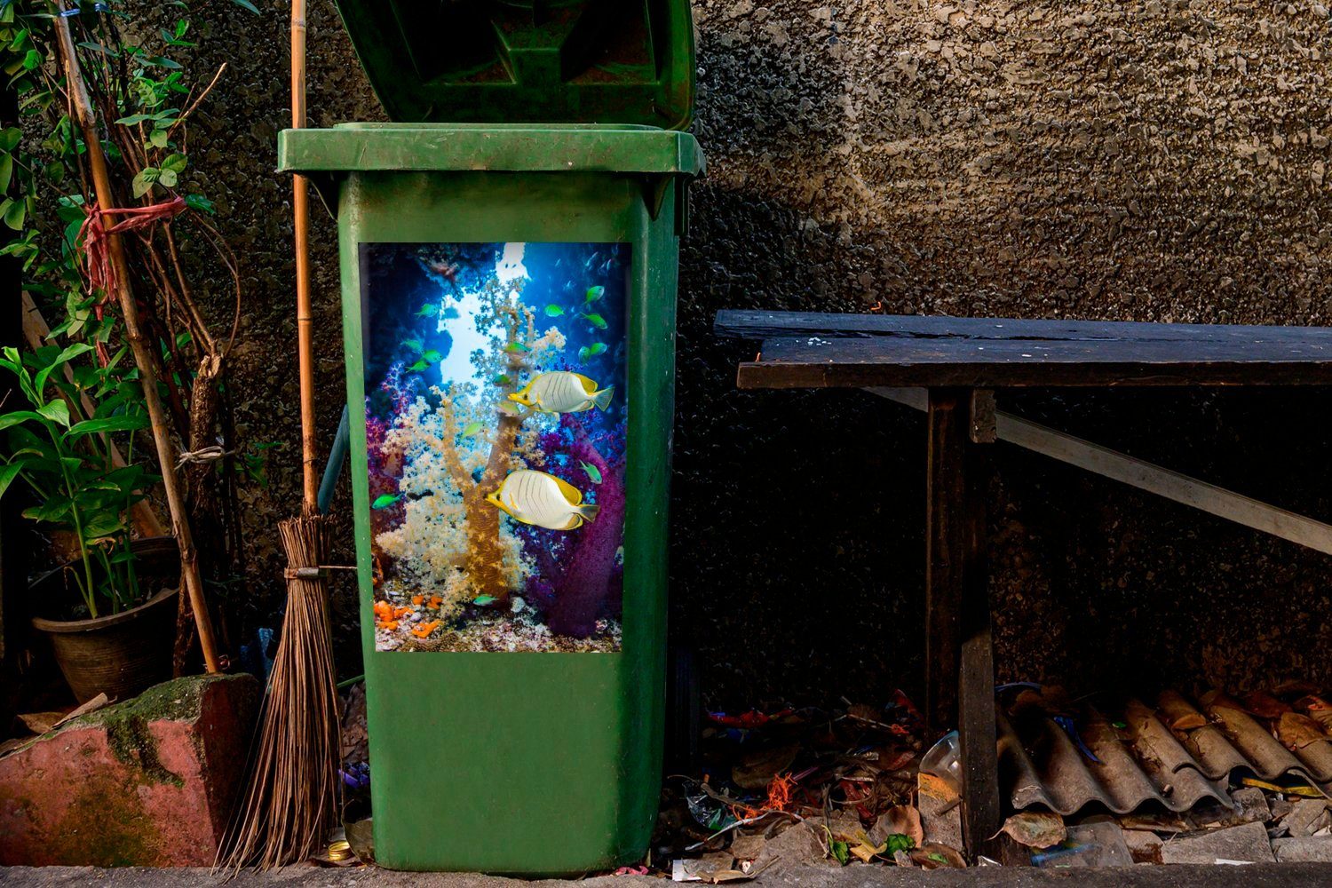 Sticker, (1 Korallen MuchoWow Container, in Ozean Mülltonne, St), fischreichen Mülleimer-aufkleber, einem Abfalbehälter Bunte Wandsticker