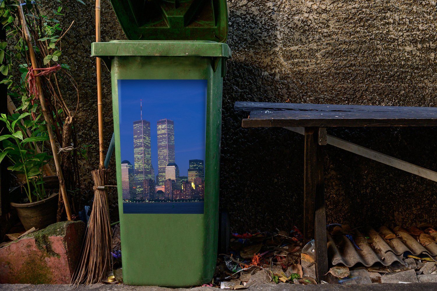 Trade der Stadtlandschaft New Abfalbehälter Wandsticker (1 World St), Sticker, von am York MuchoWow Mülltonne, inmitten Mülleimer-aufkleber, Center Das Container,