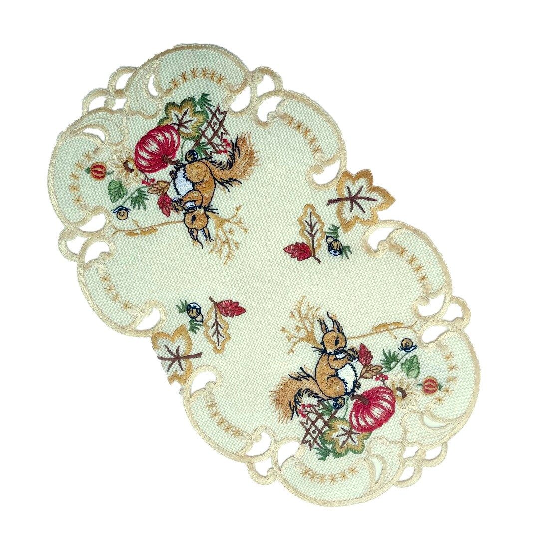 Westernlifestyle Tischdecke Eichhörnchen Eichkater Herbst
