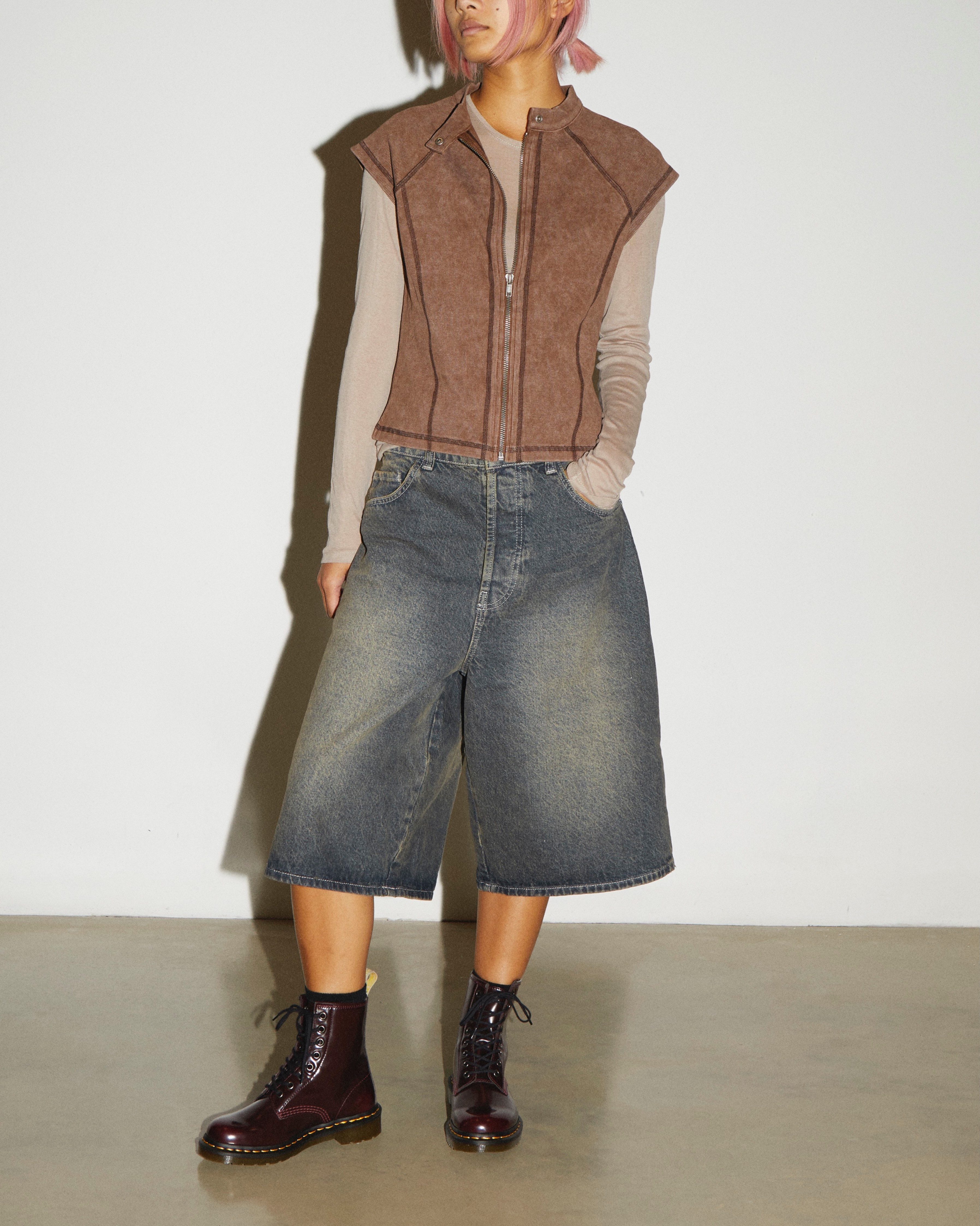 DR. MARTENS 8 Eye Boot 1460 Vegan Schnürboots, Schnürboots, Freizeitschuh mit Schnürung und Anziehlasche