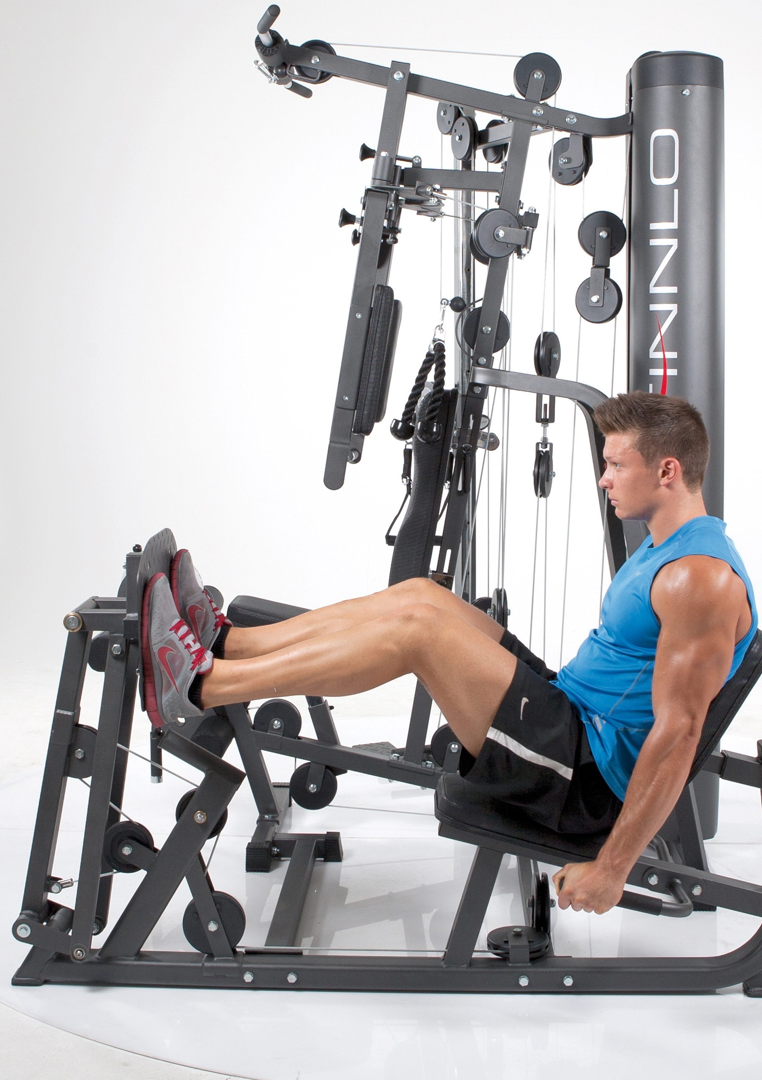 Finnlo by Hammer Kraftstation Autark 2500, 16 Gewichtsblöcke (Beinpresse, Butterflystange, Ruderfunktion und mehr), max. Benutzergewicht 120 kg, max. Trainingsgewicht 100 kg