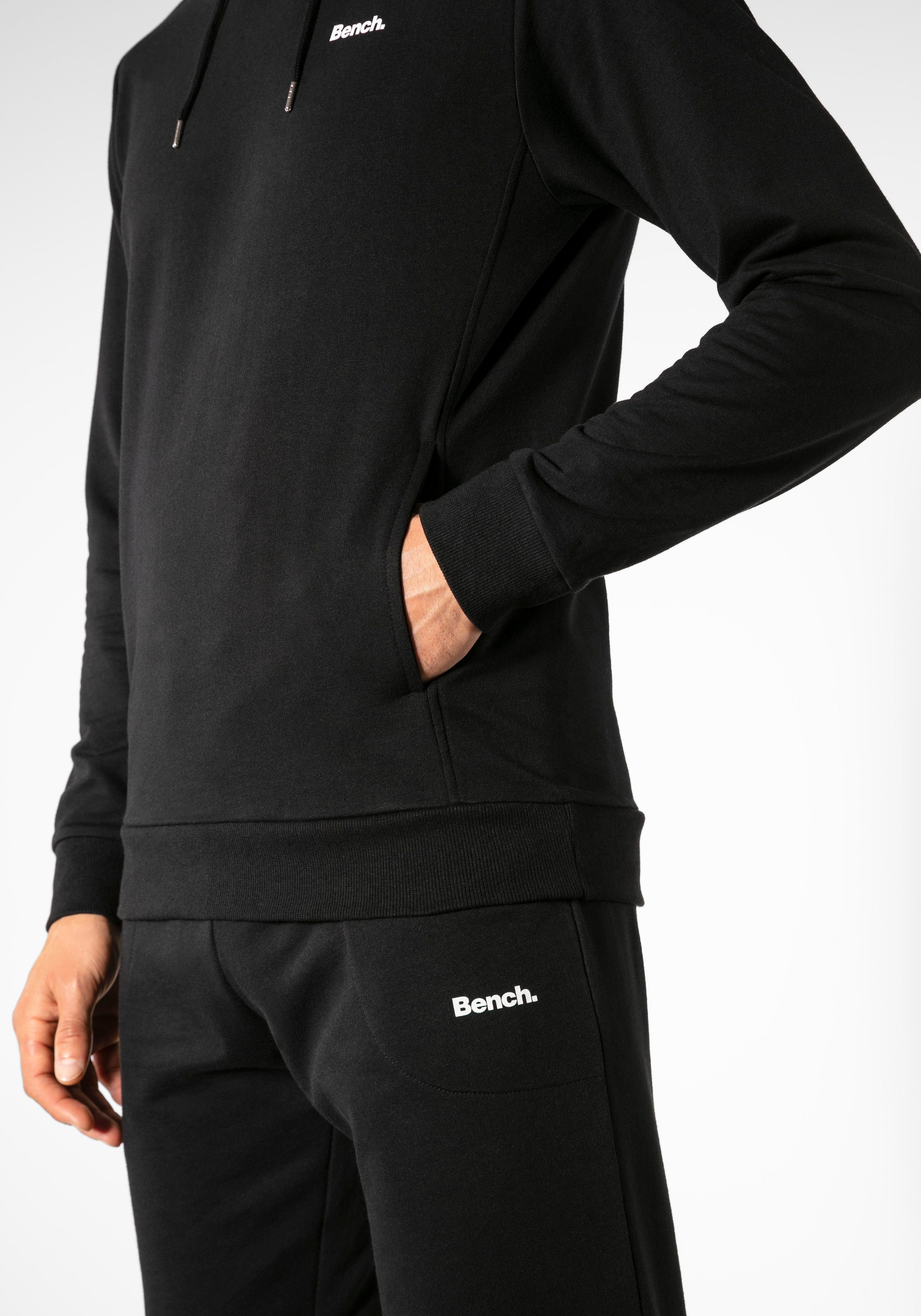 Bench. Loungewear Hoodie Sweatshirt mit Kapuze und seitlichen Taschen, Baumwollmischung