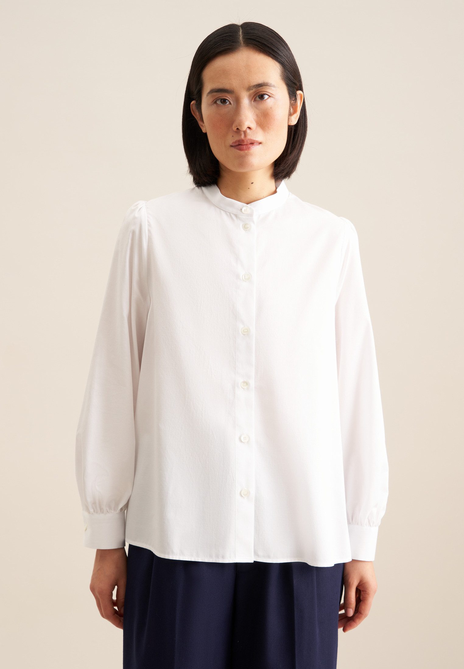 Klassische Bluse Schwarze Rose
