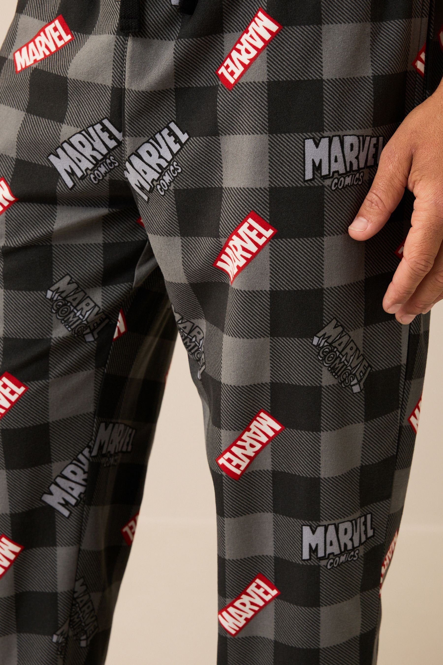 Motionflex Pyjamahosen Marvel Next Pyjamahose (1-tlg) Grey Lizenzierte