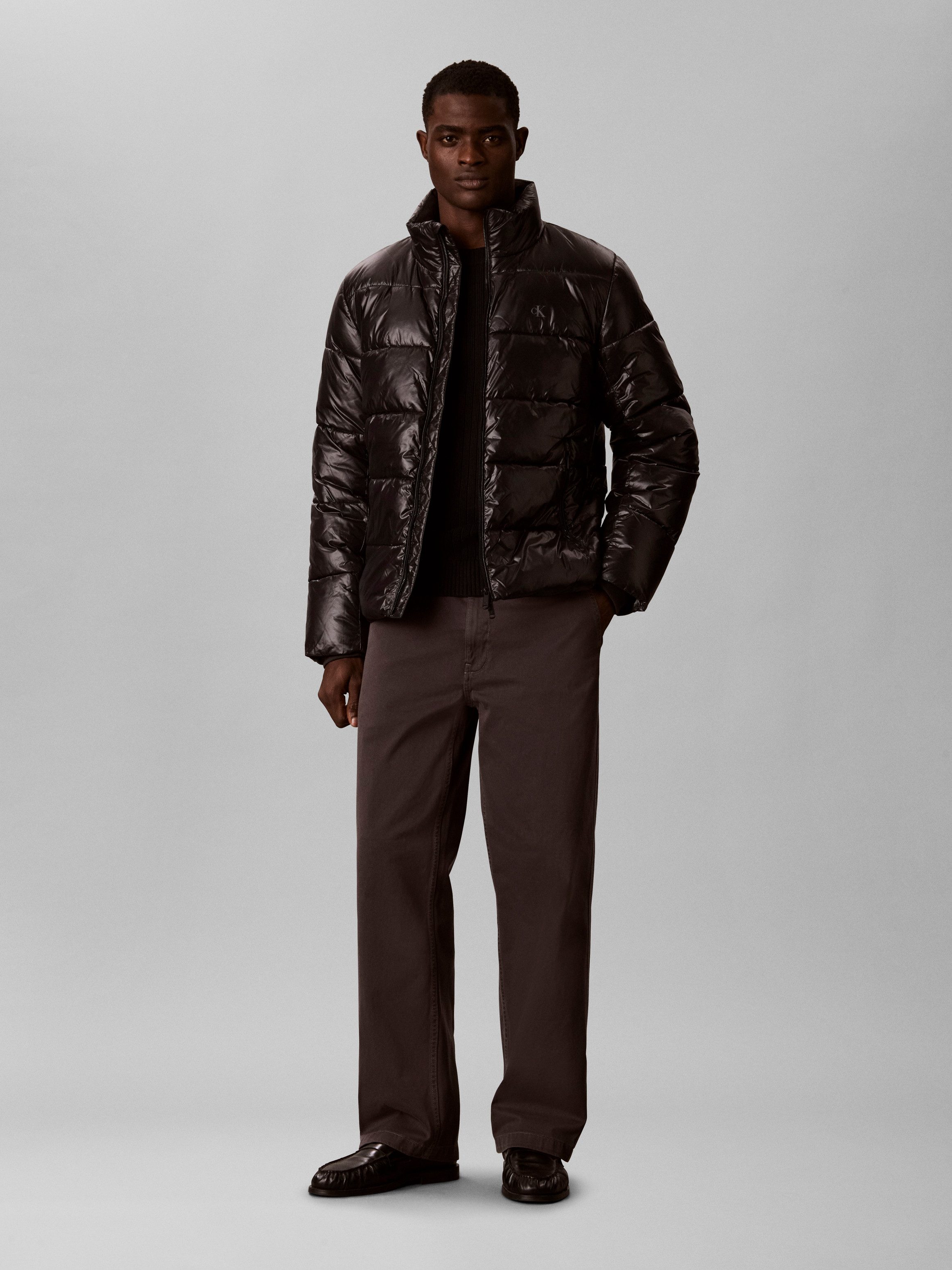 Calvin Klein Jeans Steppjacke HIGH SHINE NYLON PUFFER Regular fit mit Stehkragen – Bild 5 von 5