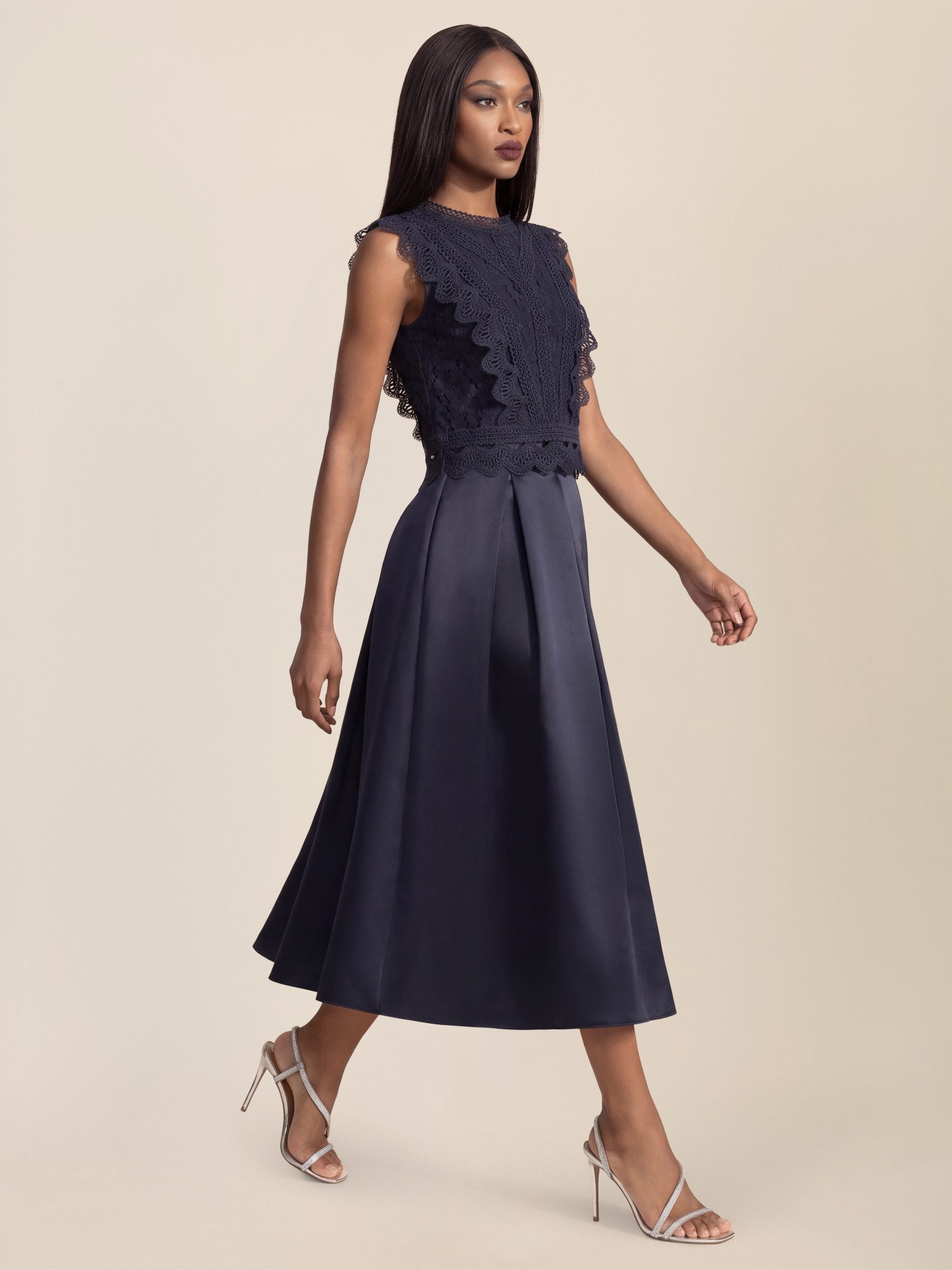 Apart Blusentop mit Rüschen und Häkeldetails