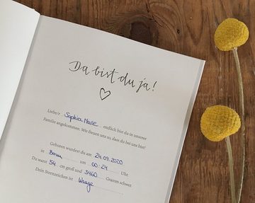 Eine der Guten Verlag Tagebuch Da bist du ja! Unsere erste gemeinsame Zeit, Babytagebuch für das 1. Jahr, Baby Diary zum Eintragen für das erste Lebensjahr, Geburtsgeschenk für Jungen & Mädchen, Premium Hardcover A5, weiß mint