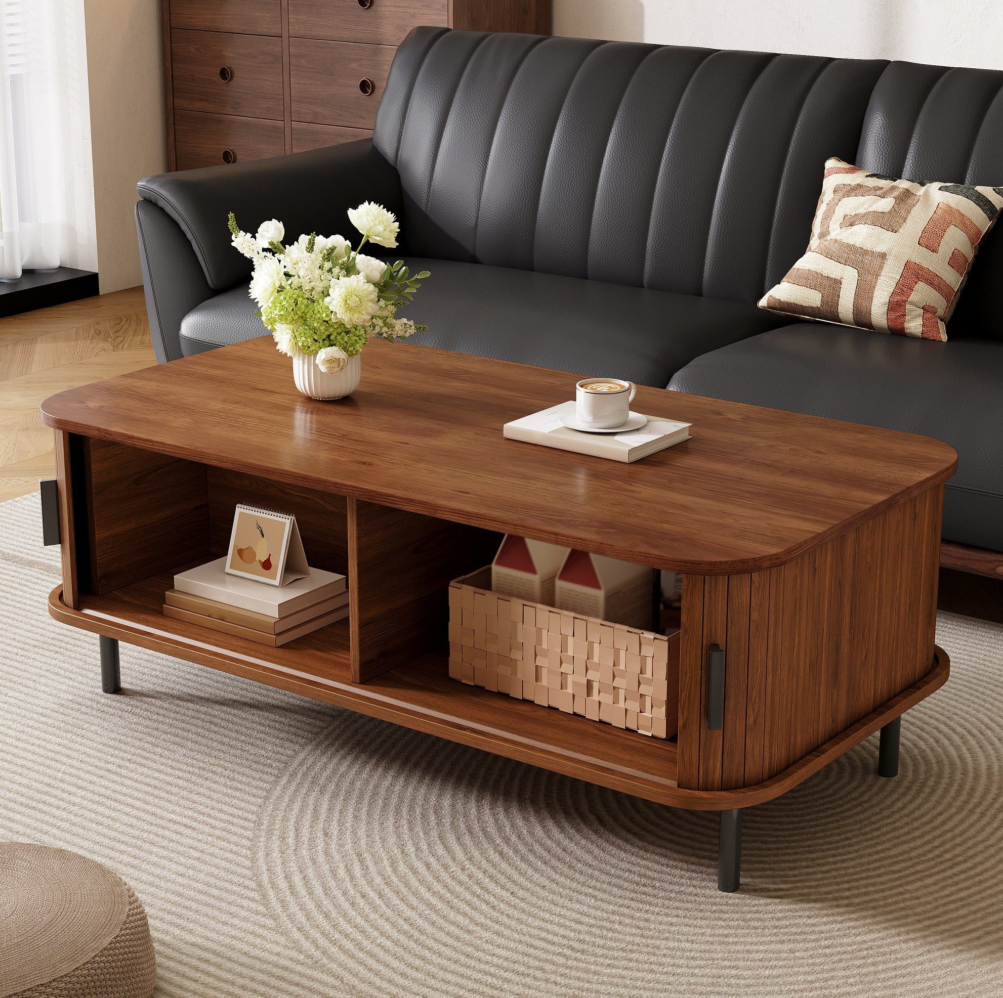 MODFU Couchtisch Kompakter Tisch – 120×55×45 cm mit 2 Schiebetüren & Stauraum (Packung, 1-St., Walnuss, für Wohnzimmer & Esszimmer), Lamellenoptik, offenes Design, vielseitig
