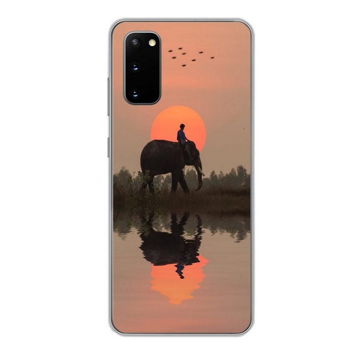 MuchoWow Handyhülle Ein Elefant in einem Reisfeld bei Sonnenuntergang in Thailand Phone Case Handyhülle Samsung Galaxy S20 Silikon Schutzhülle