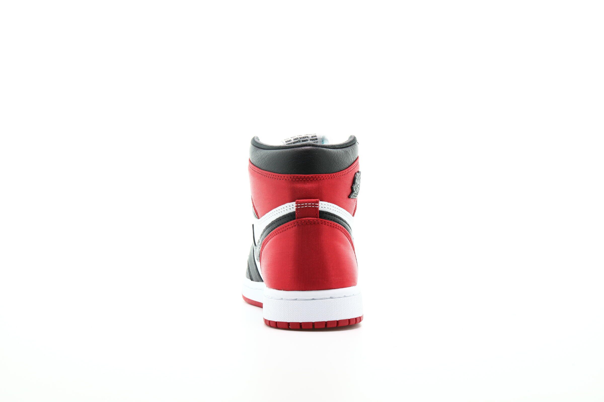Sneakers Nike Air Jordan 1 Retro High Satin Black Toe - Größe EUR 40 Sneaker limitierte Auflage