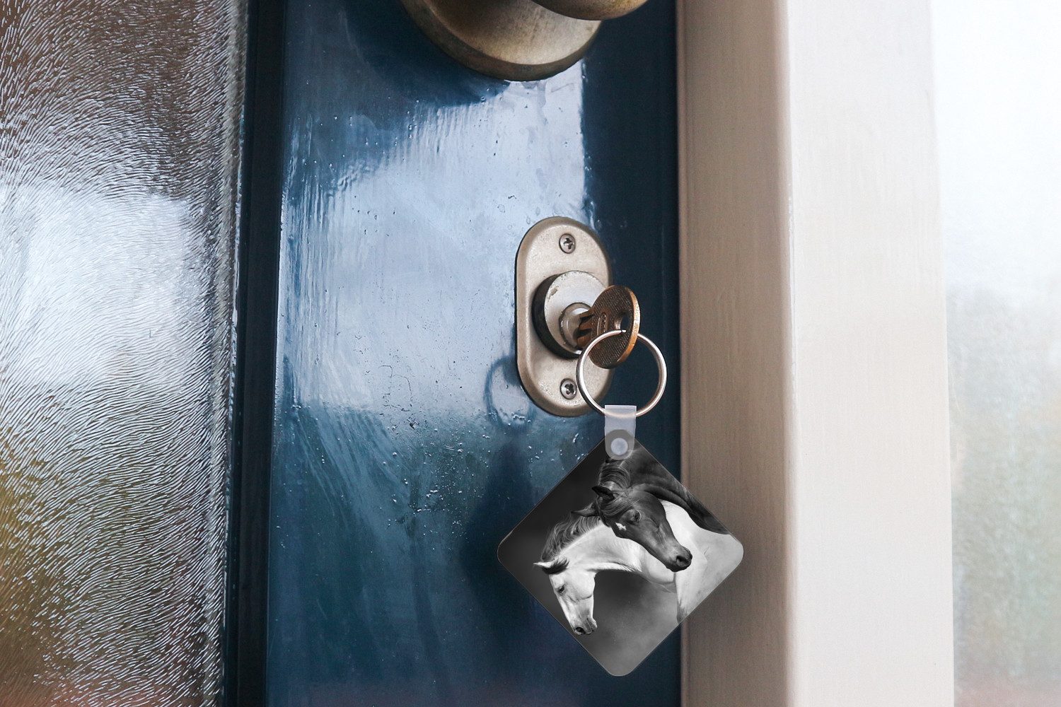 MuchoWow Schlüsselanhänger Pferde - Tiere - Schwarz - Weiß - Porträt, Quadratisch, Accessoire Auto / Haus / Rucksack / Handtasche, 5x5 cm