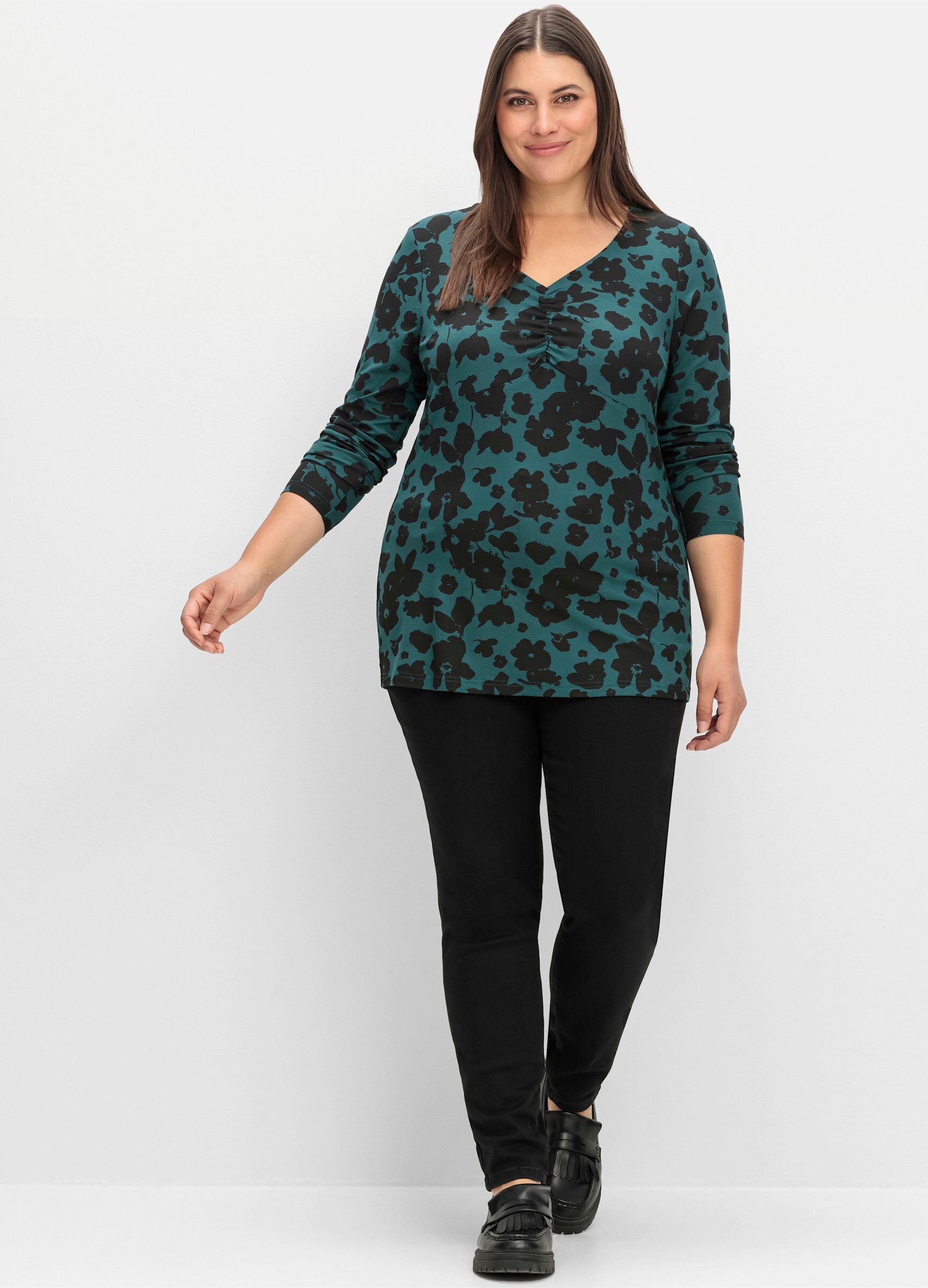 Sheego T-Shirt Langarmshirt . mit Blumendruck und V-Ausschnitt günstig online kaufen