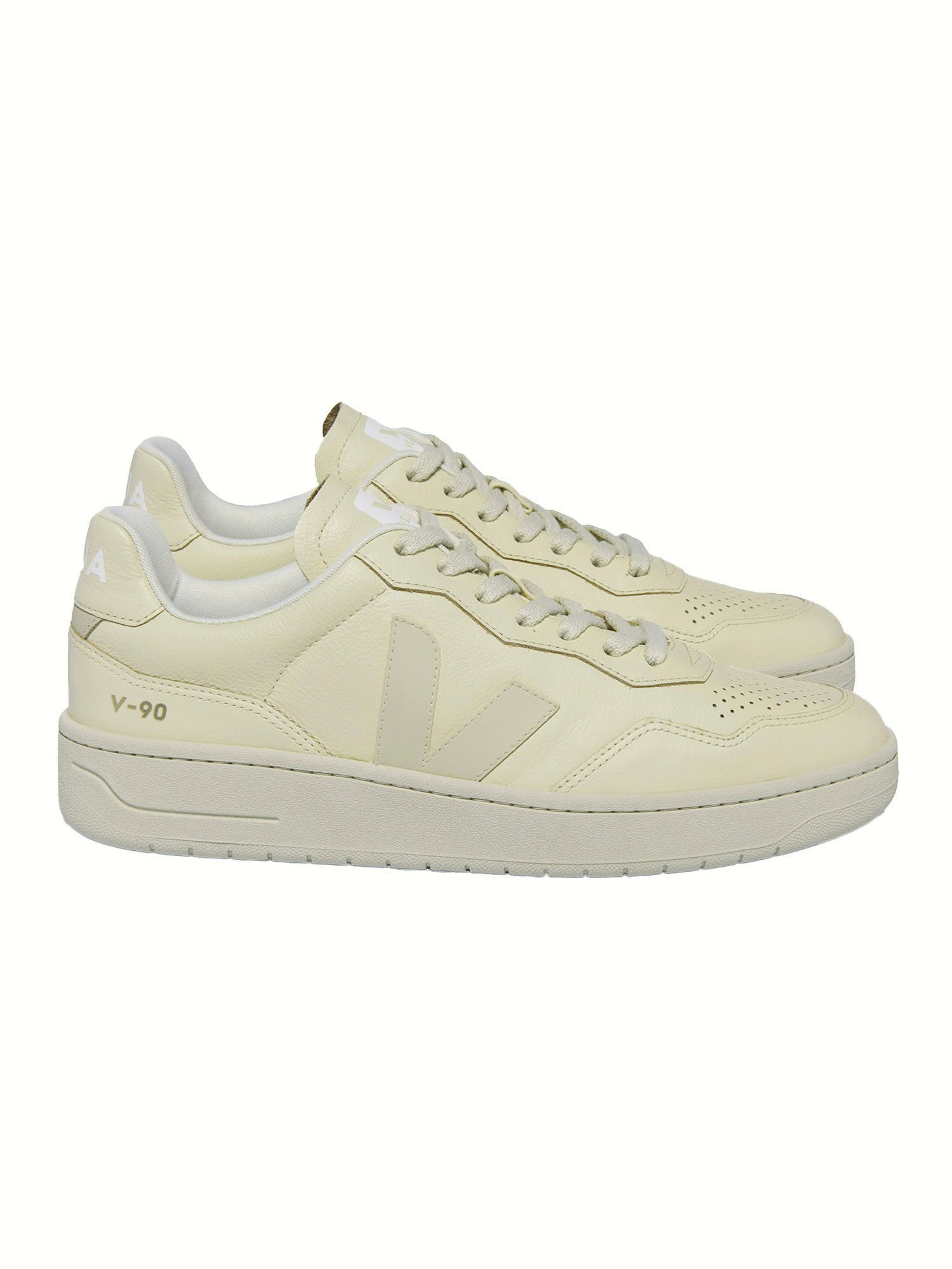 VEJA V-90 Sneaker