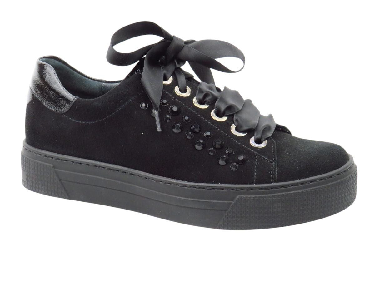 Samtchev/Lack schwarz Sneaker