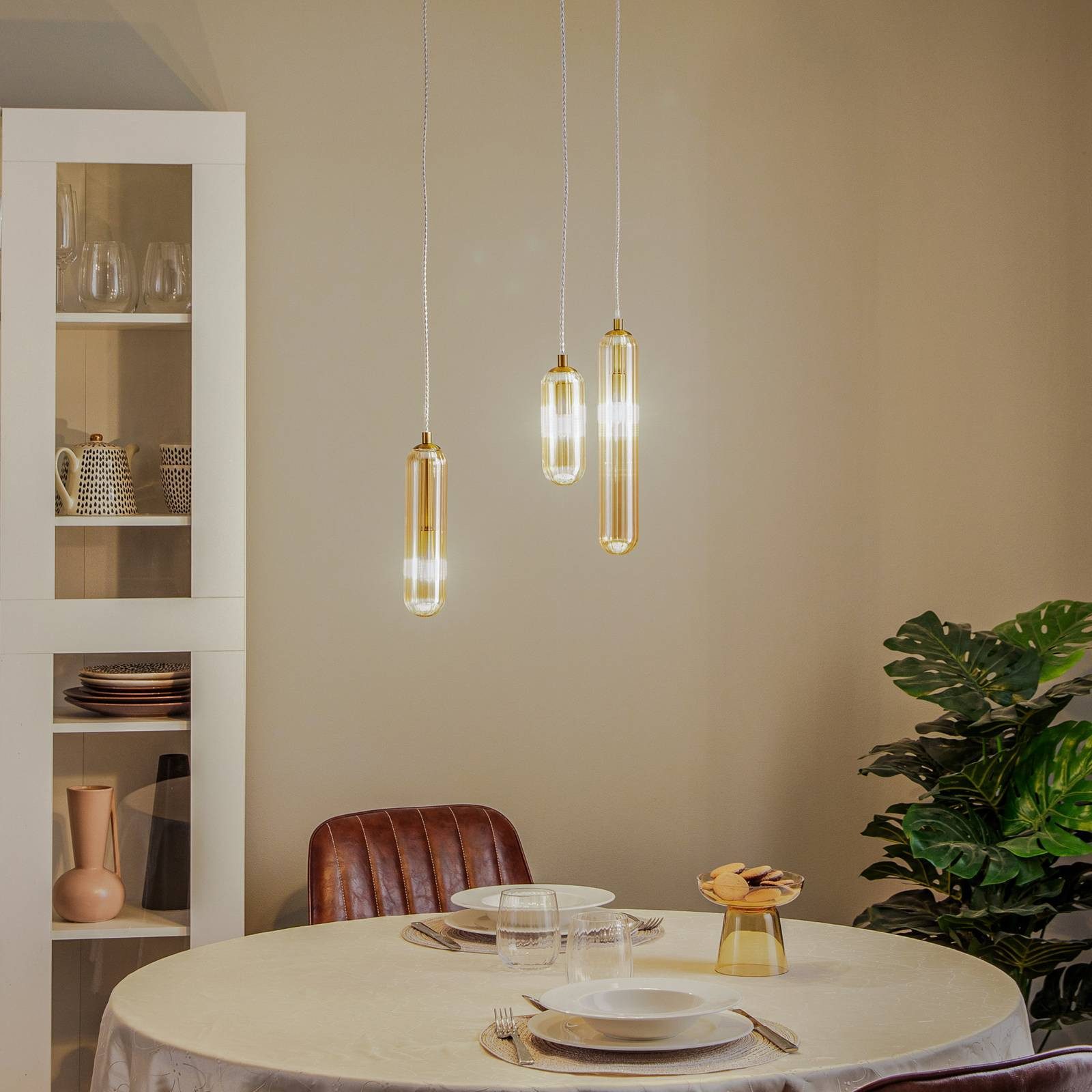 Lucande Hängeleuchte Freylin, Glas Creme IP20, 3 x 8 W LED