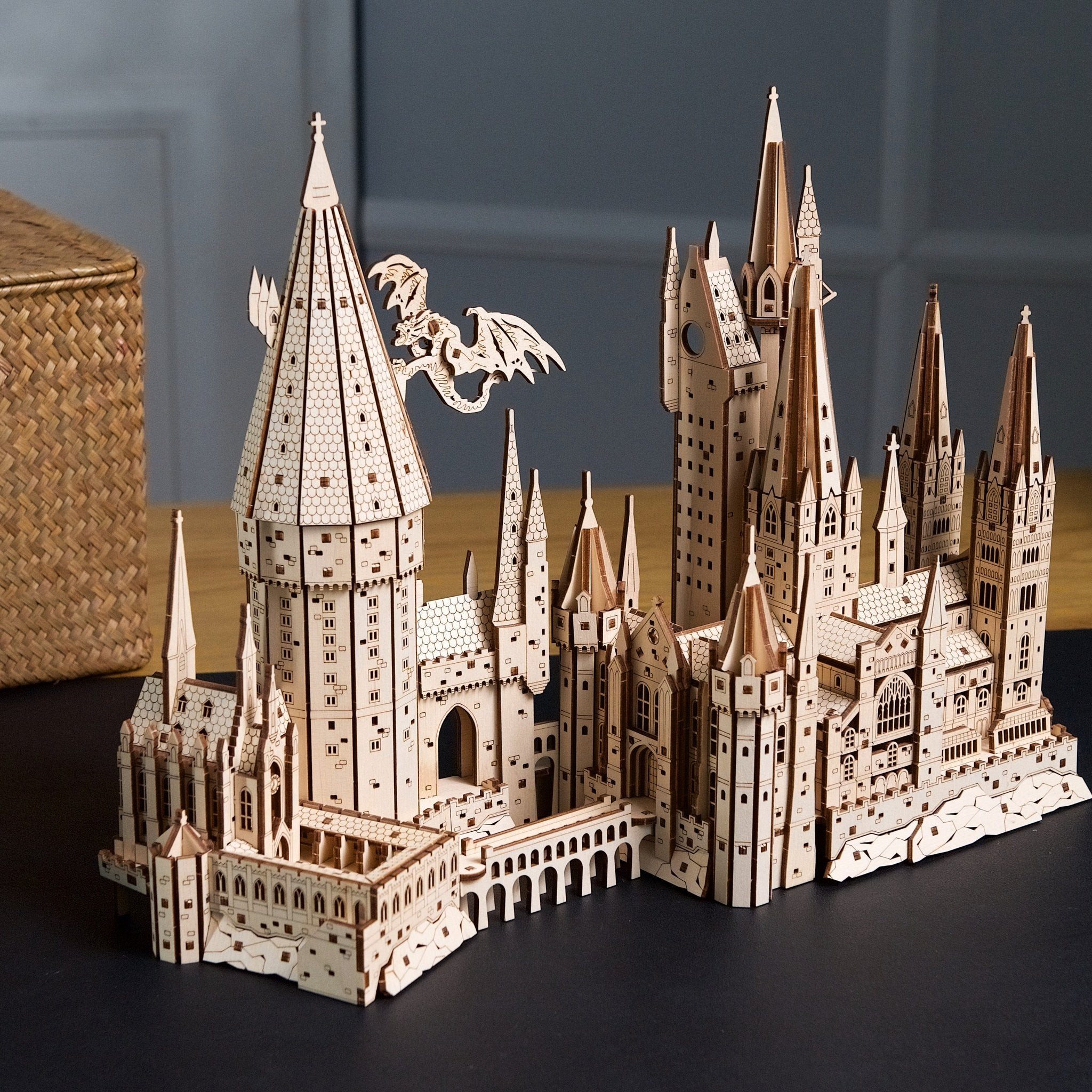 UGEARS Modellbausatz Schloss Hogwarts Harry Potter aus Holz, (340-tlg), mit beweglicher Mechanik