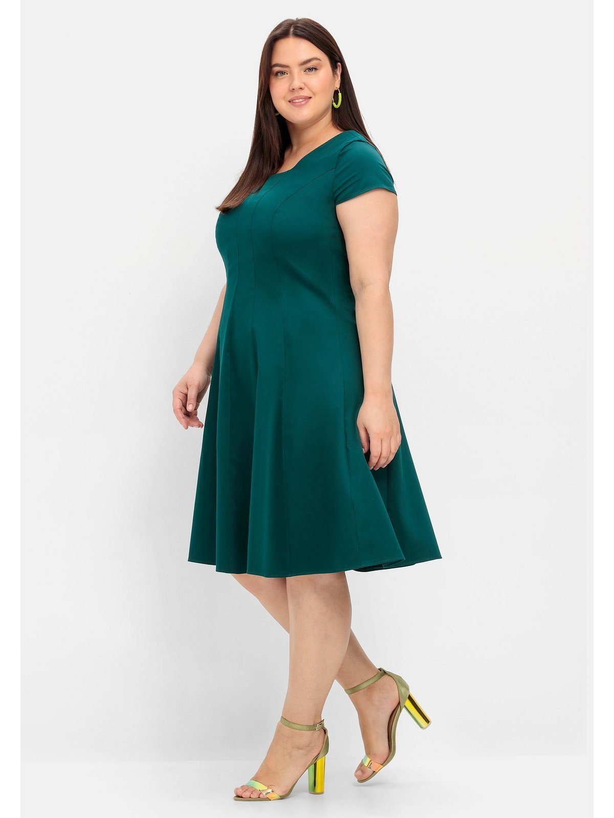 Sheego Cocktailkleid Große Größen in Bahnenform