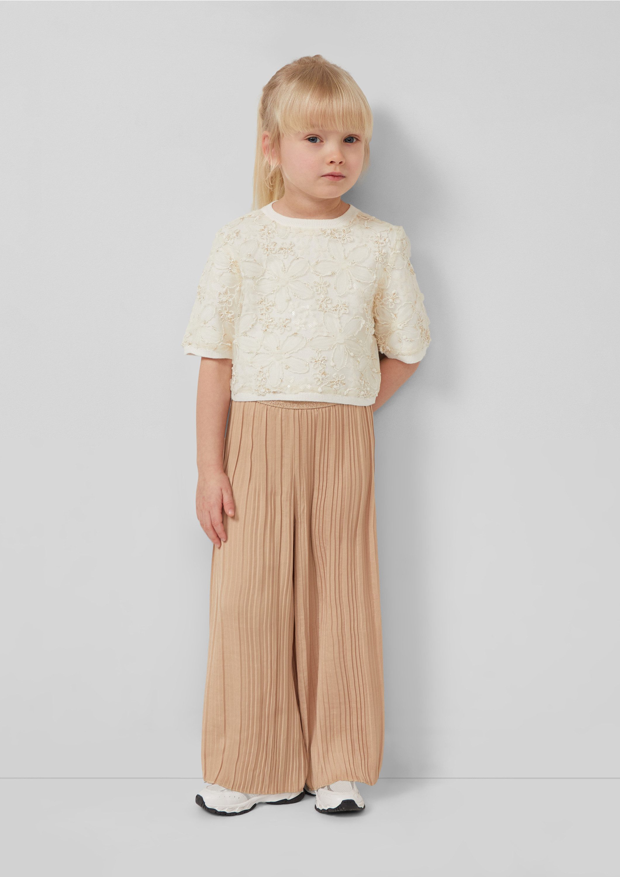 s.Oliver Chinos Hose Plisseehose mit Wide Leg und Glitzerbund