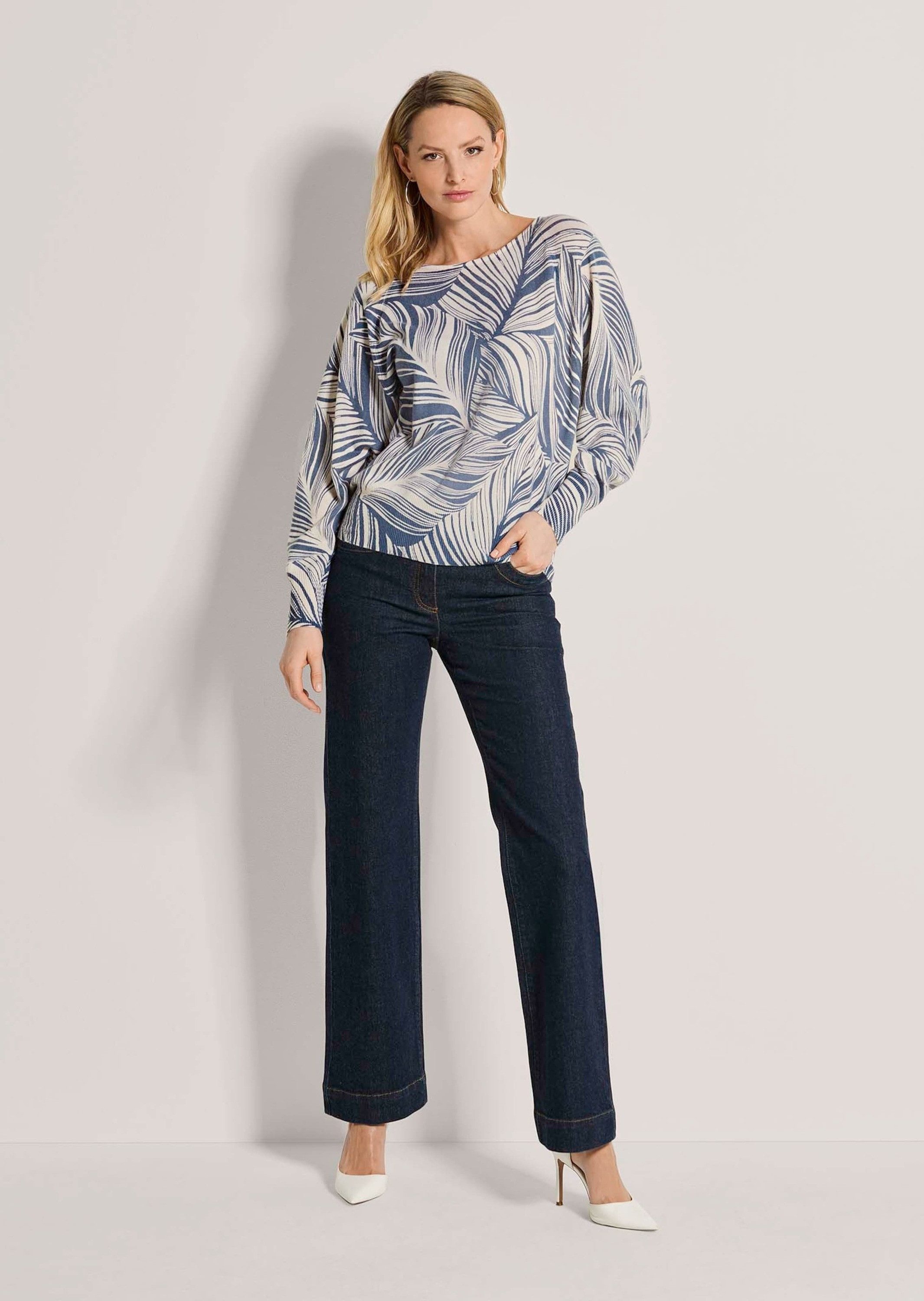 MADELEINE Strickpullover Kaschmirpullover mit Blätterprint Flacher Rundhalsausschnitt, Fledermausärmel & gerippte Bündchen