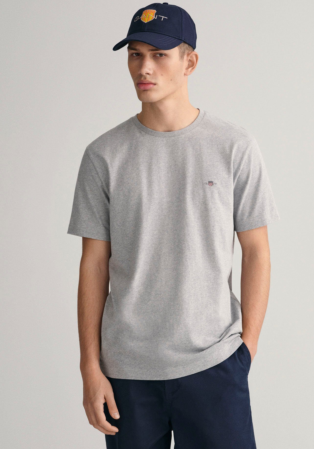 Gant T-Shirt REG SHIELD SS T-SHIRT mit Logostickerei auf der Brust grey melange