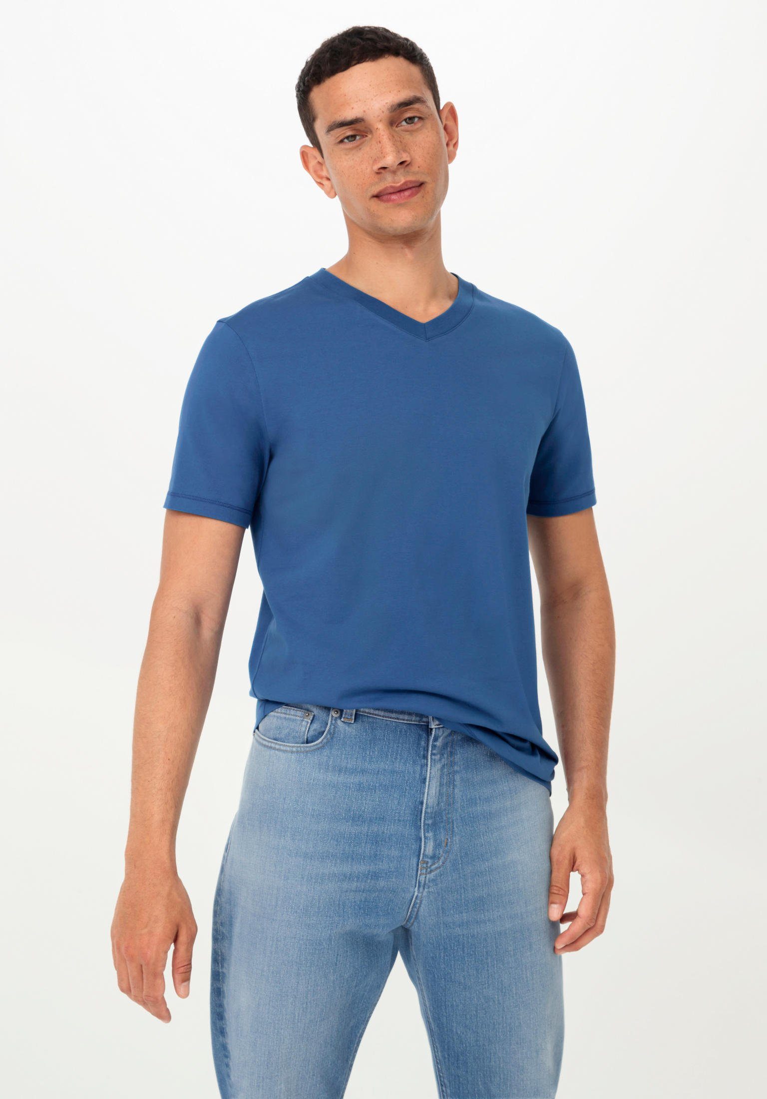 Hessnatur T-Shirt reiner aus Regular Bio-Baumwolle kobaltblau