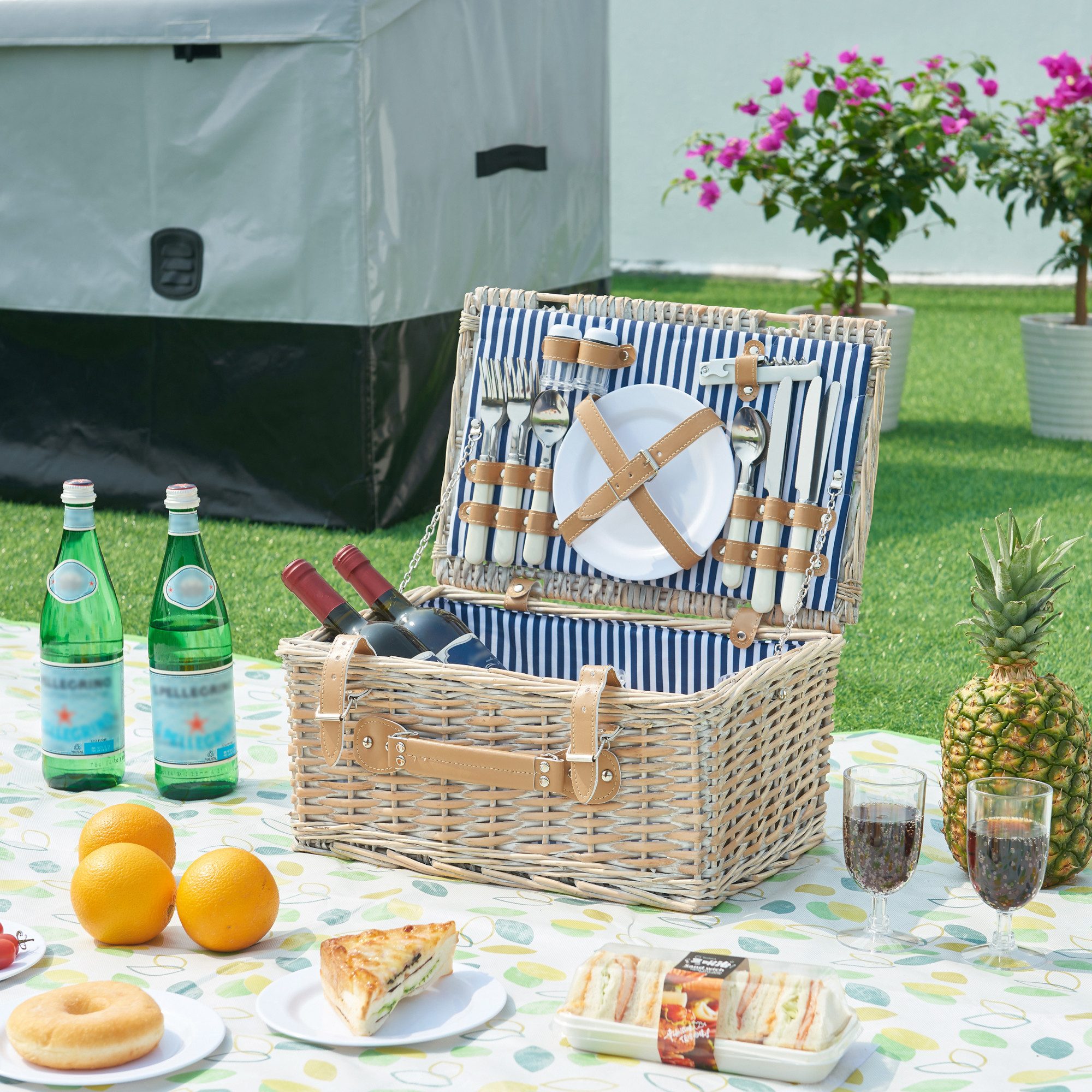 casa.pro Picknickkorb (Komplett-Set), »Lumparland« für 4 Personen Weide 42x28x20 cm Weiß / Blau