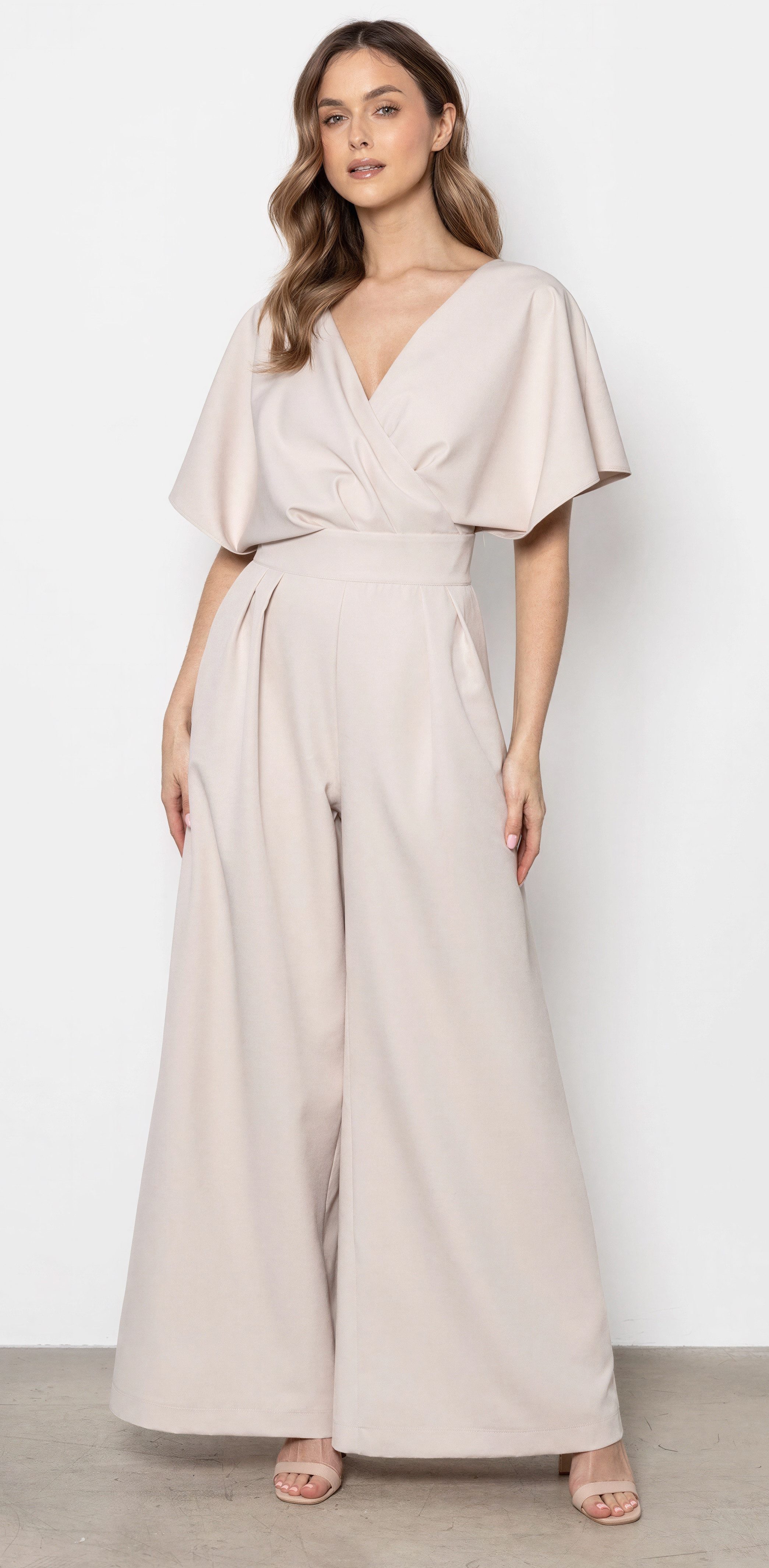 Awama Overall elegant, mit V-Ausschnitt und und weitem Bein