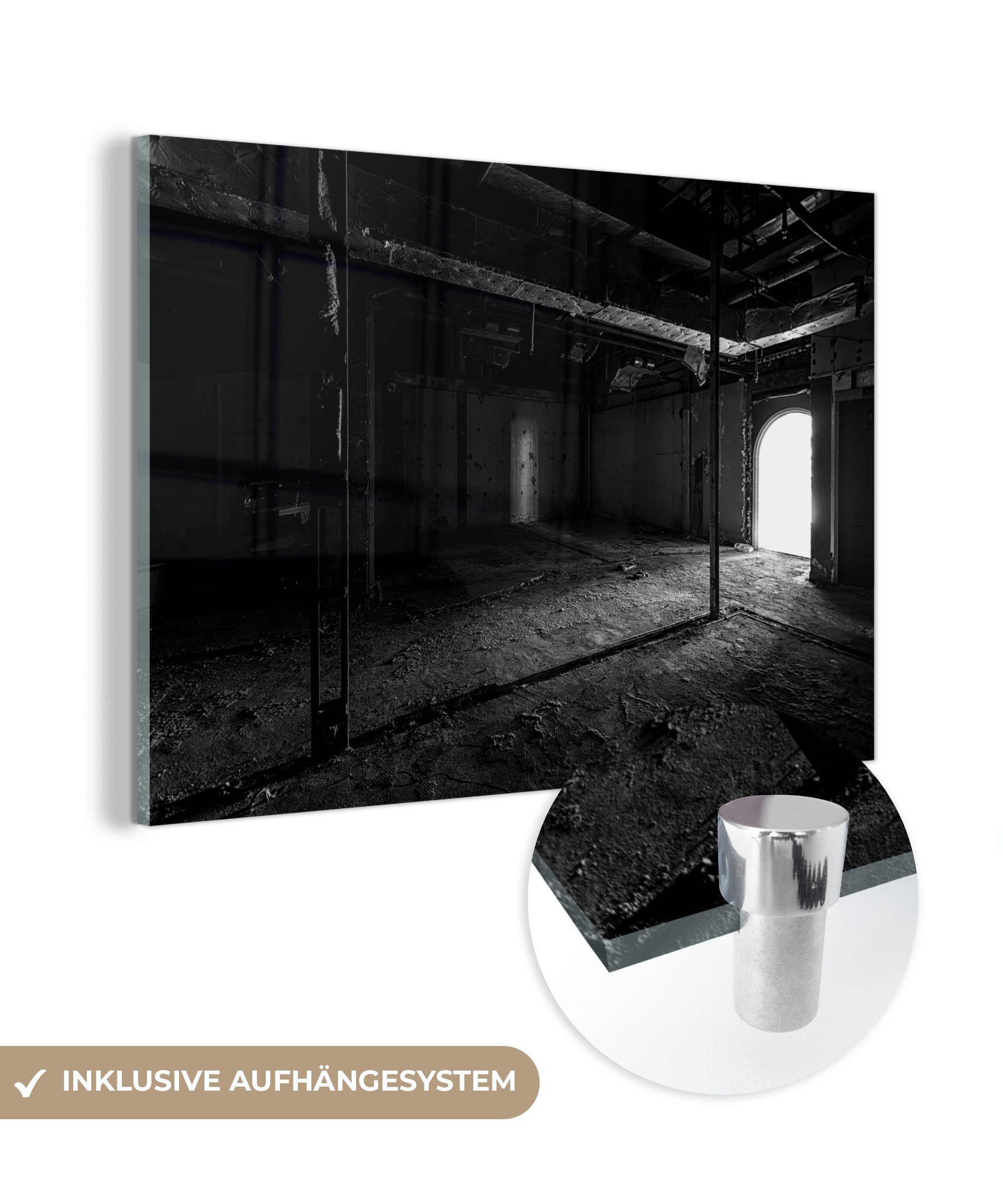MuchoWow Acrylglasbild Verlassenes Gebäude mit offener Tür - schwarz und weiß, (1 St), Acrylglasbilder Wohnzimmer & Schlafzimmer | Bilder