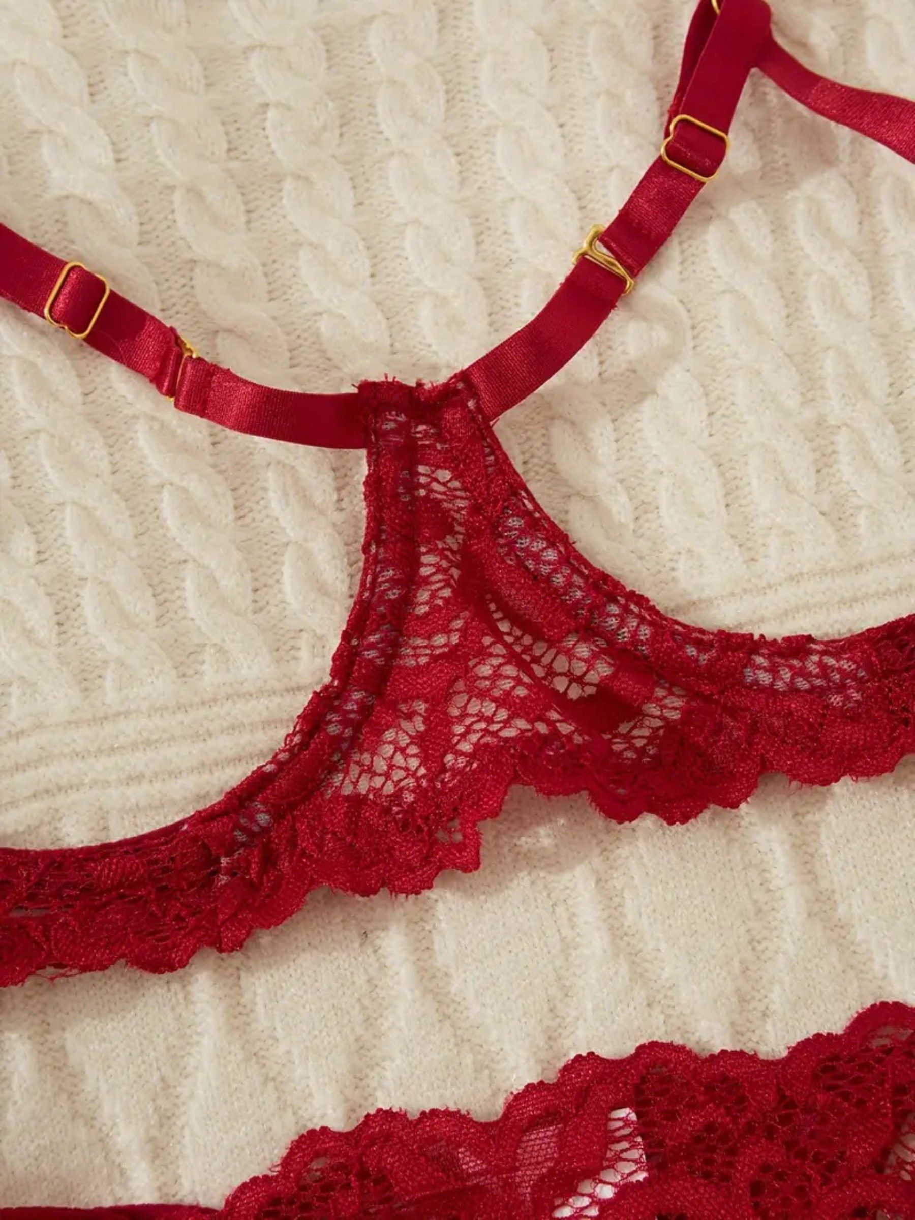 Elegant Love Set: Ouvert-BH Reizwäsche mit Cut-Outs – Sexy Spitzen-BH & passender String (Set, 2-tlg., mit Tanga) Dessous-Set mit offenem Schritt & Brust – Sinnliche Damenunterwäsche