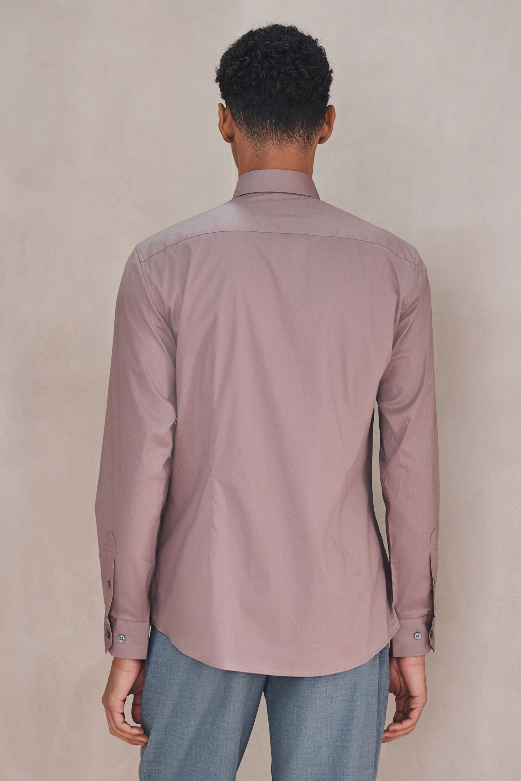 Next Langarmhemd Langärmeliges Slim Fit Hemd aus Baumwollstretch (1-tlg)