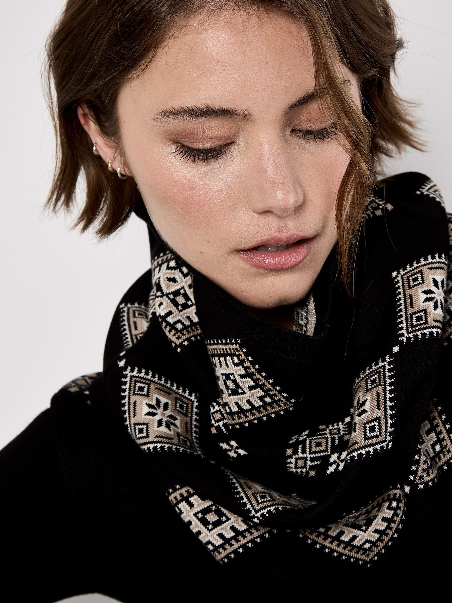 Apricot Strickkleid Minikleid (2-tlg) mit Routenmuster und Snood günstig online kaufen