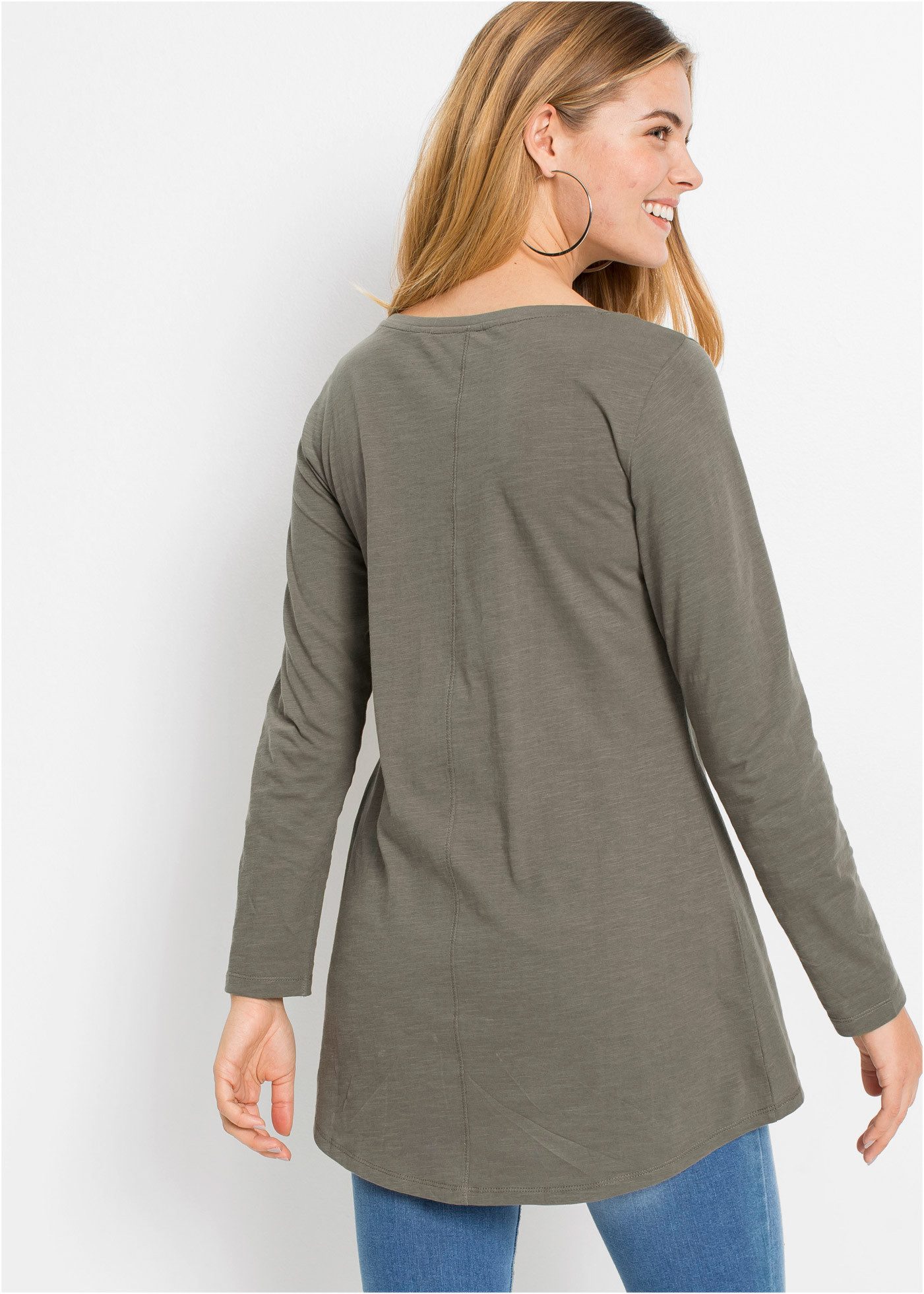 bonprix Langarmshirt lockere Passform, Langarm-Design, abgerundeter Saum, aus Baumwolle