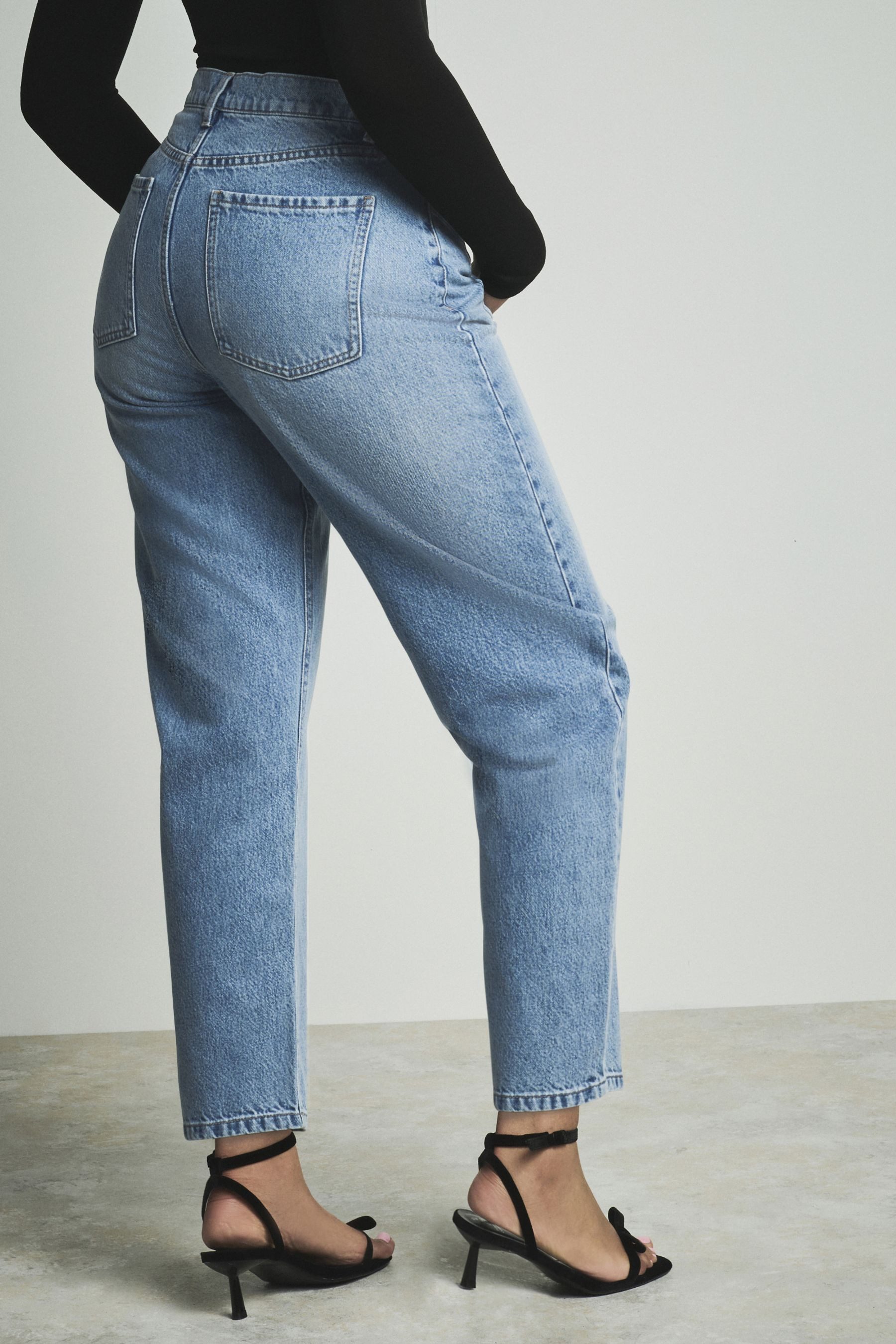 Next 5-Pocket-Jeans Sanduhr-Jeans mit Barrel-Leg aus 100 % Baumwolle (1-tlg günstig online kaufen