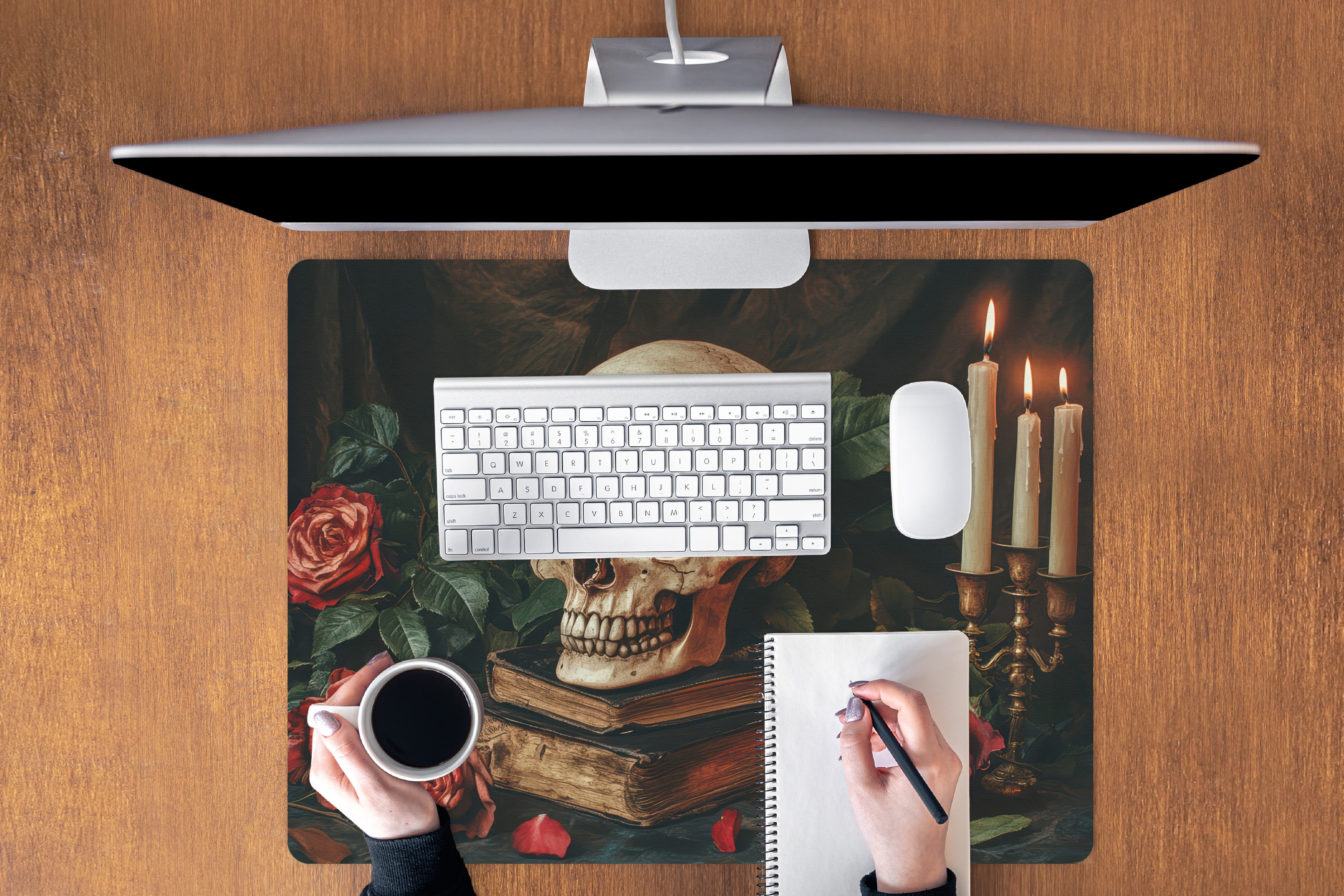 MuchoWow Mauspad Skelett - Kerzen - Rosen - Schädel - Bücher - Kerzenständer (1-St), Gaming, Büro, Mousepad XXL, Großes, Mausunterlage, 80x60 cm