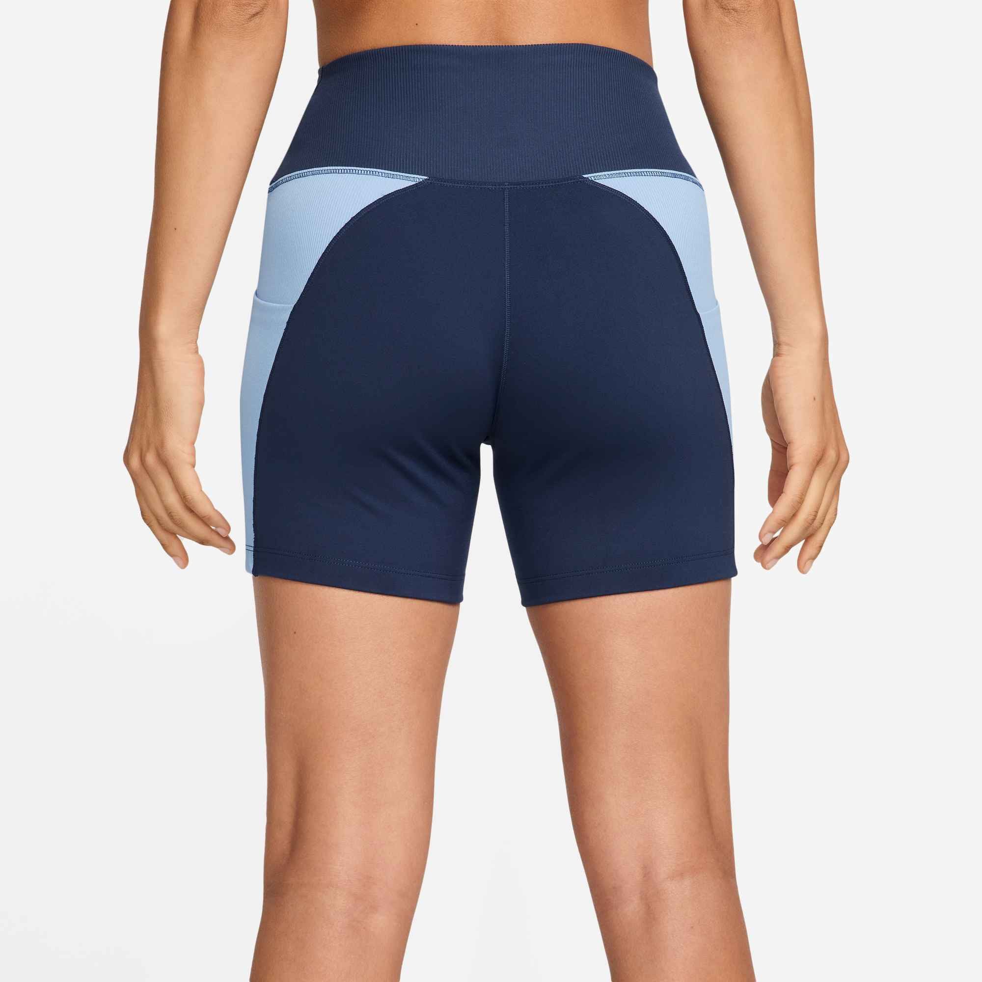 Nike Trainingsshorts W NK DF ONE HR 5IN SHORT B mit Dri-FIT-Technologie, schnell trocknendes Material
