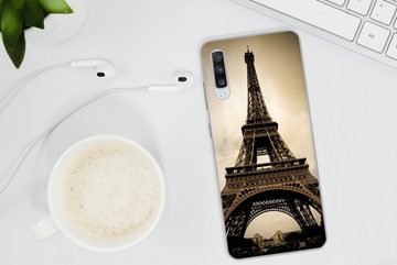 MuchoWow Handyhülle Eiffelturm in Paris Sepia-Fotodruck, Phone Case, Handyhülle Samsung Galaxy A70, Silikon, Schutzhülle
