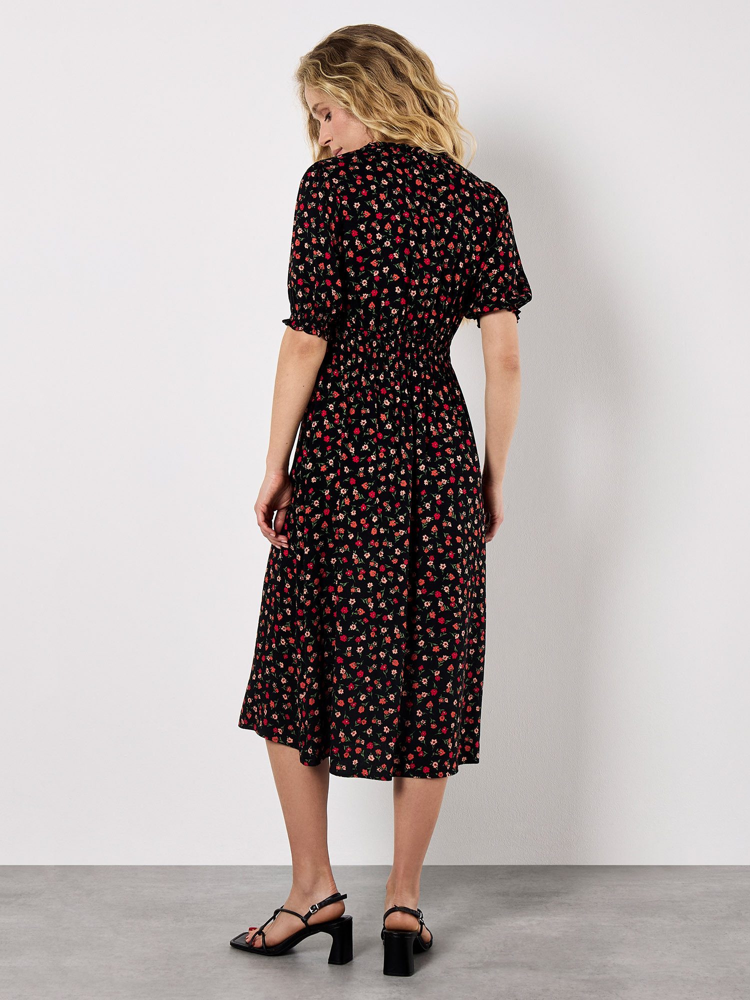 Apricot Midikleid Florales Midikleid mit Smokdetails günstig online kaufen