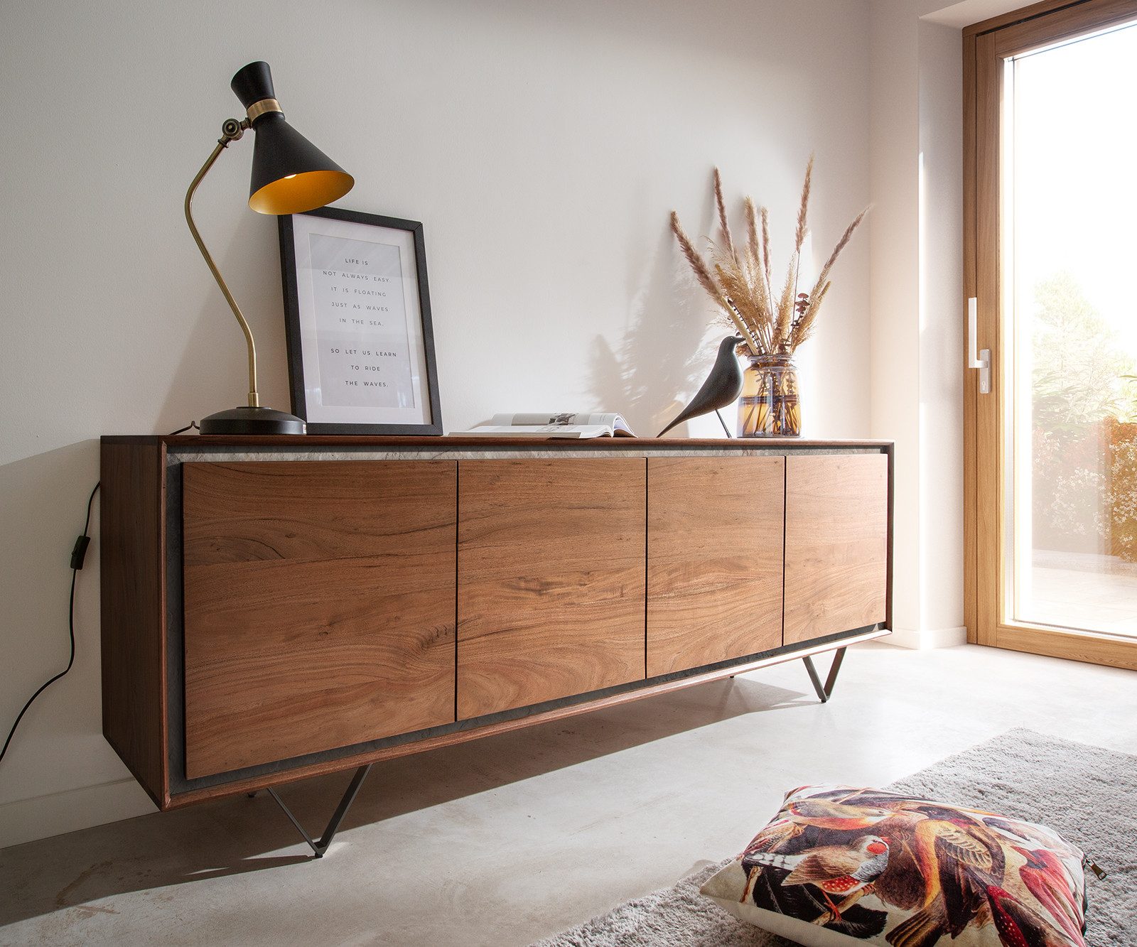 DELIFE Sideboard Stonegrace, Akazie Braun Steinfurnier 200 cm 4 Türen V-Fuß Schwarz Sideboard