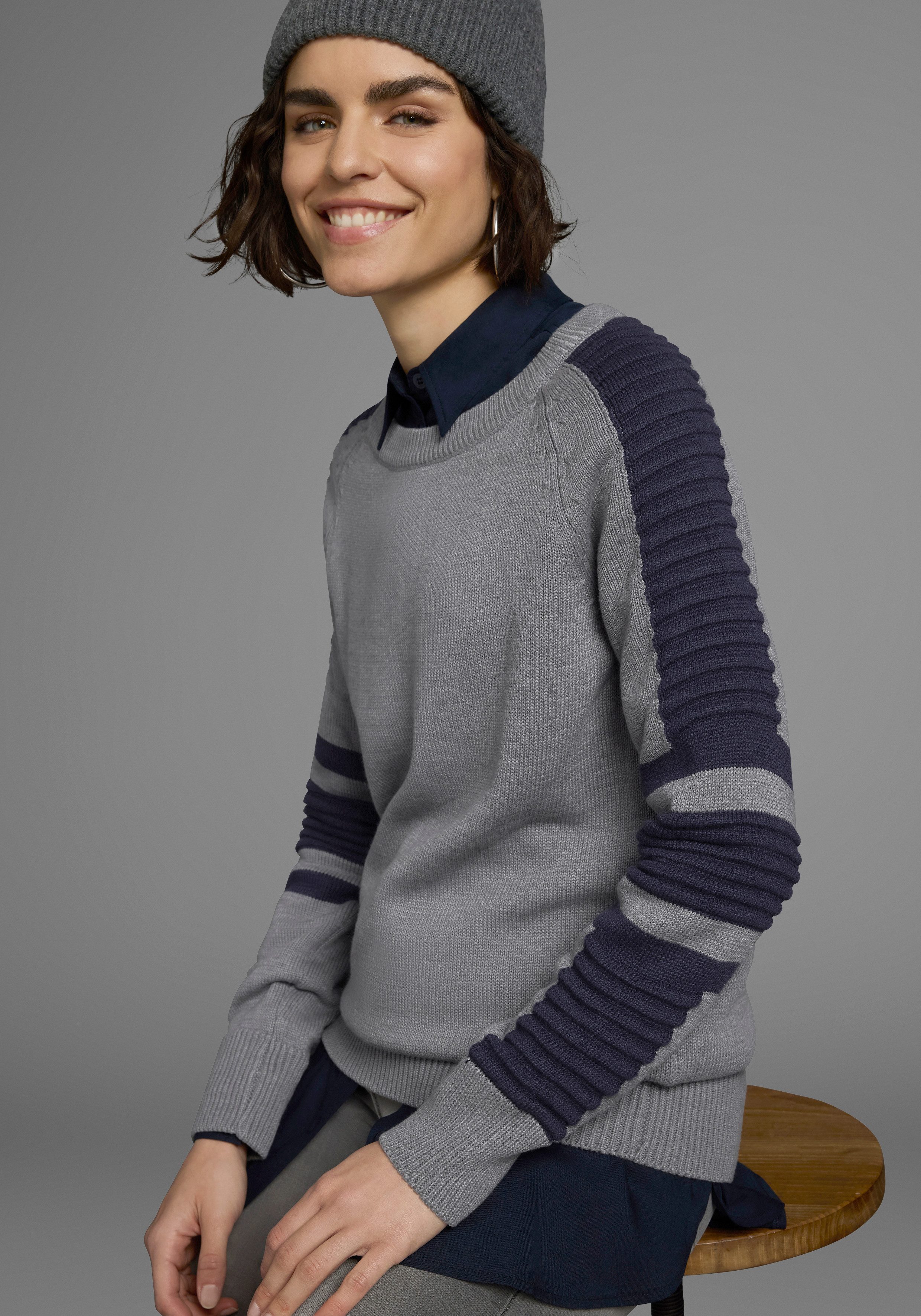 Arizona Rundhalspullover im Bikerstil mit Ärmeln in Fein - und grobem Rippenstrick