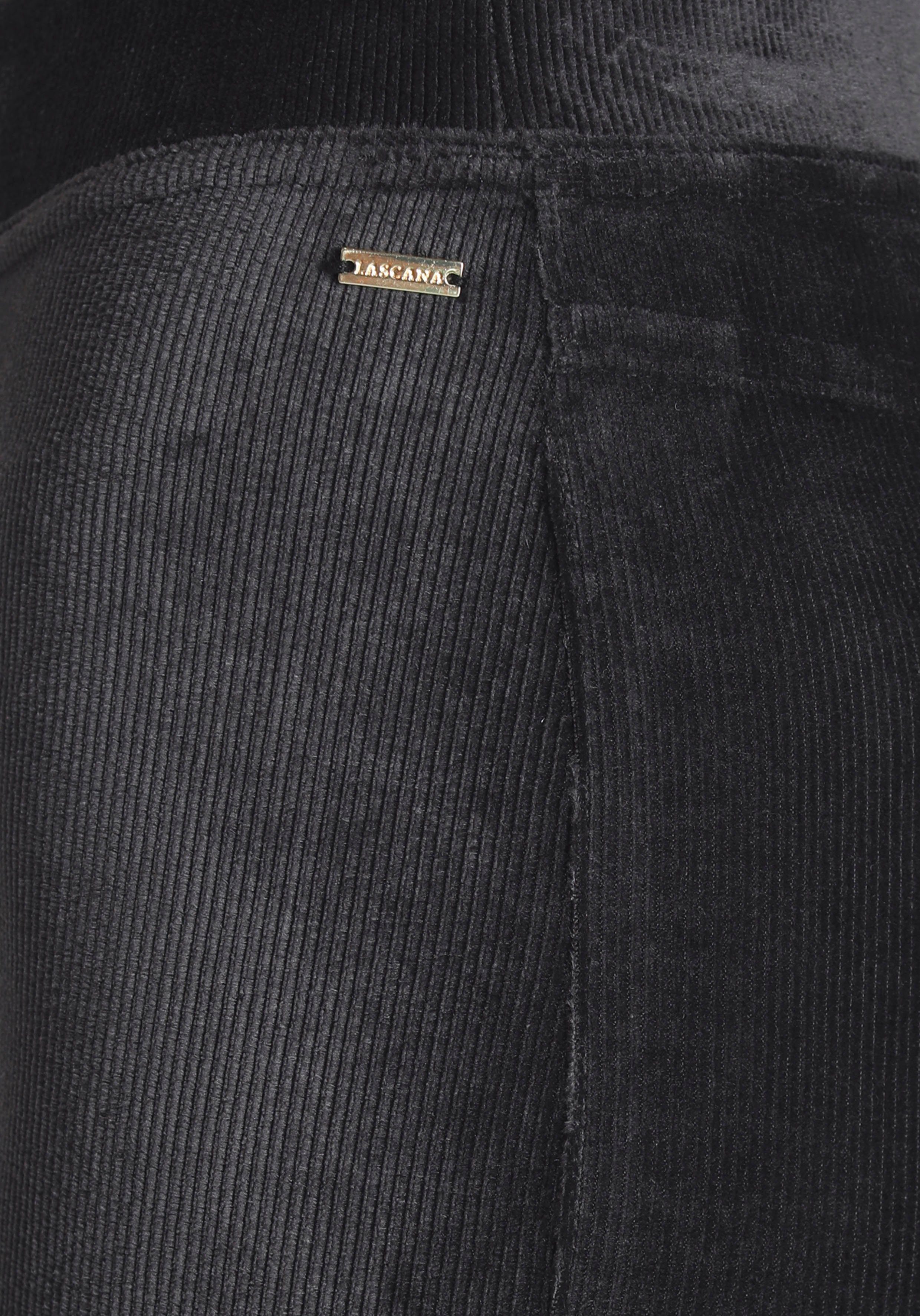 in Loungewear schwarz LASCANA Material weichem Cord-Optik, aus Leggings